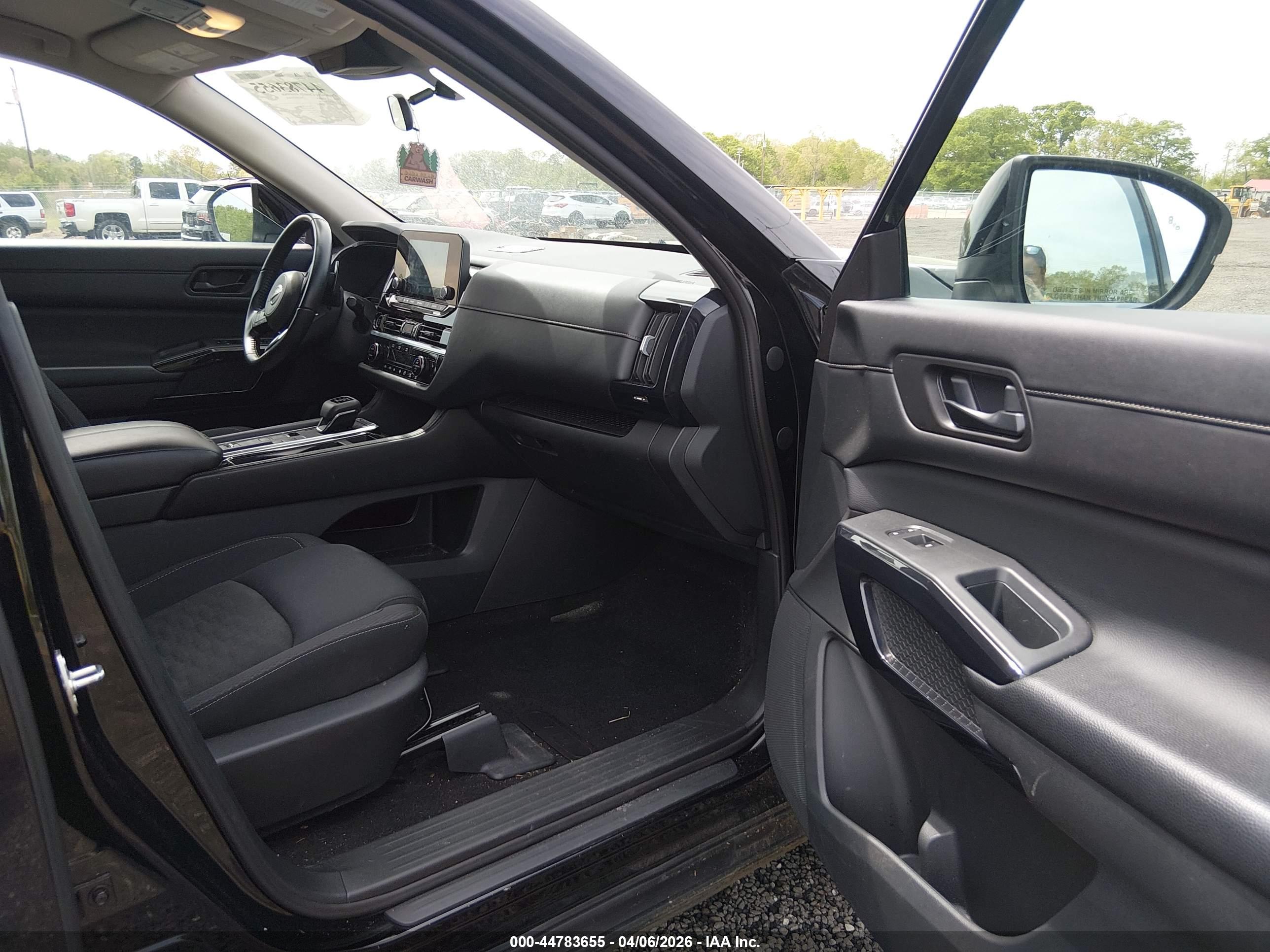 NISSAN PATHFINDER image 5