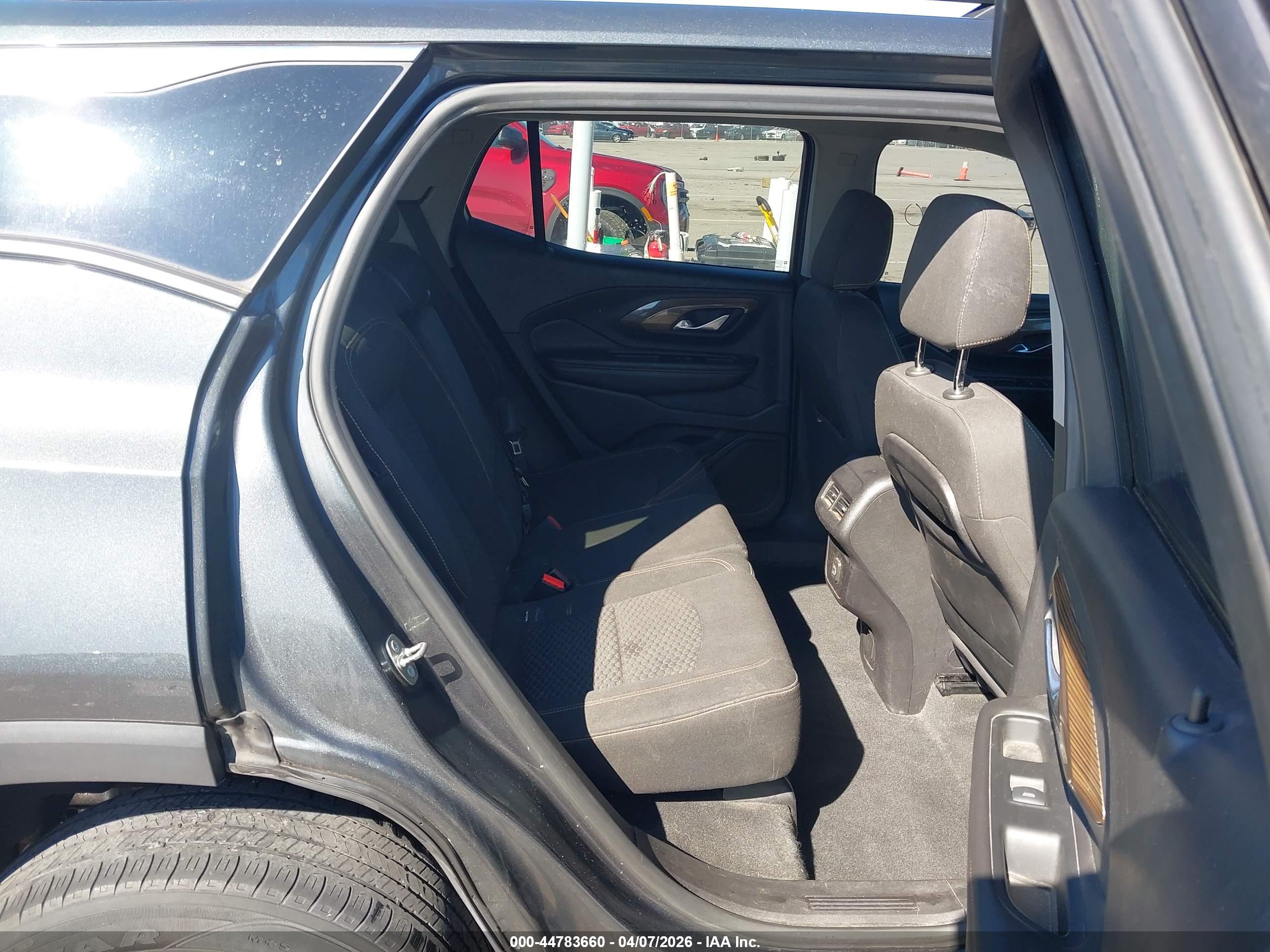 GMC TERRAIN image 8