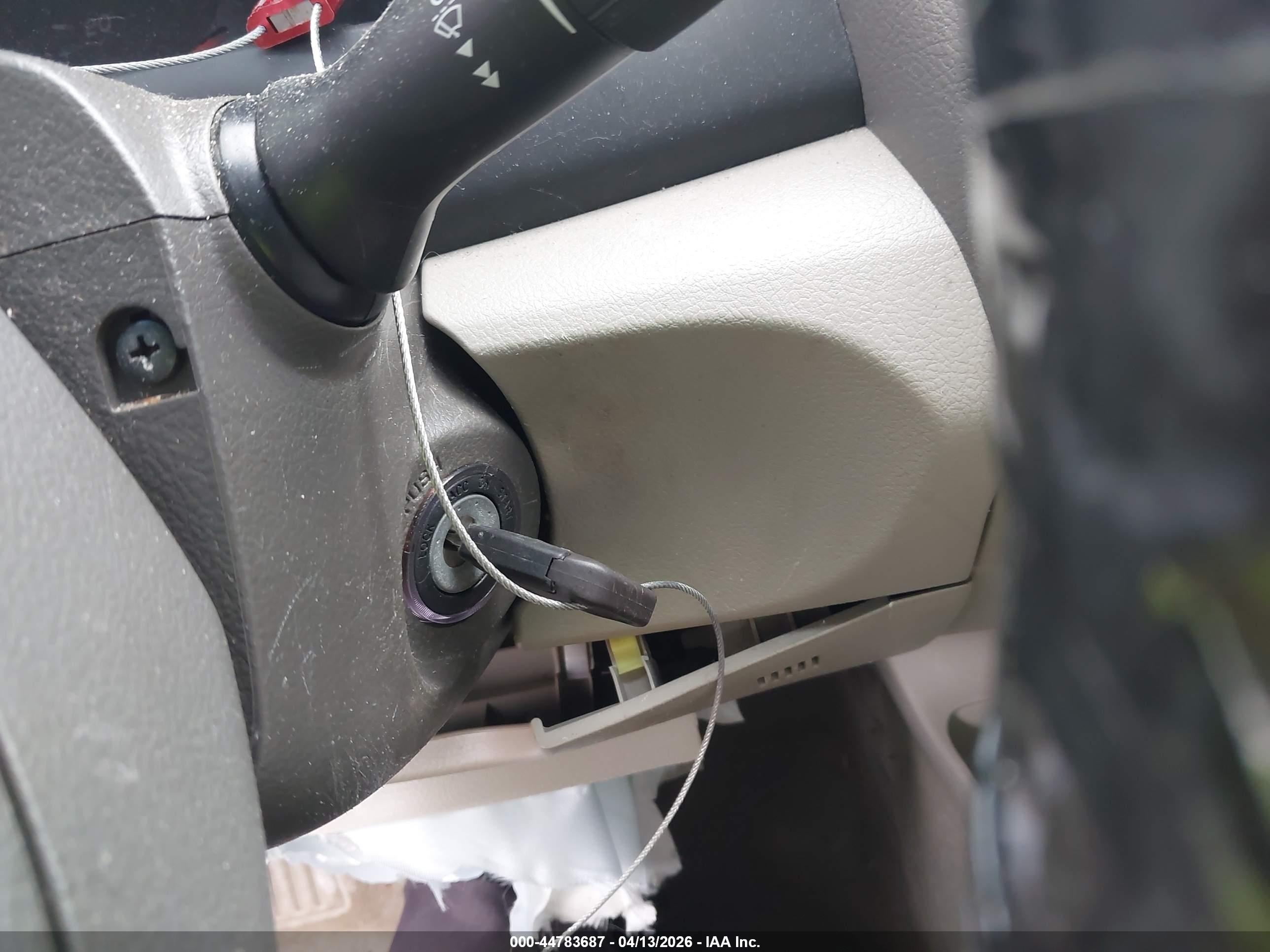TOYOTA CAMRY image 11