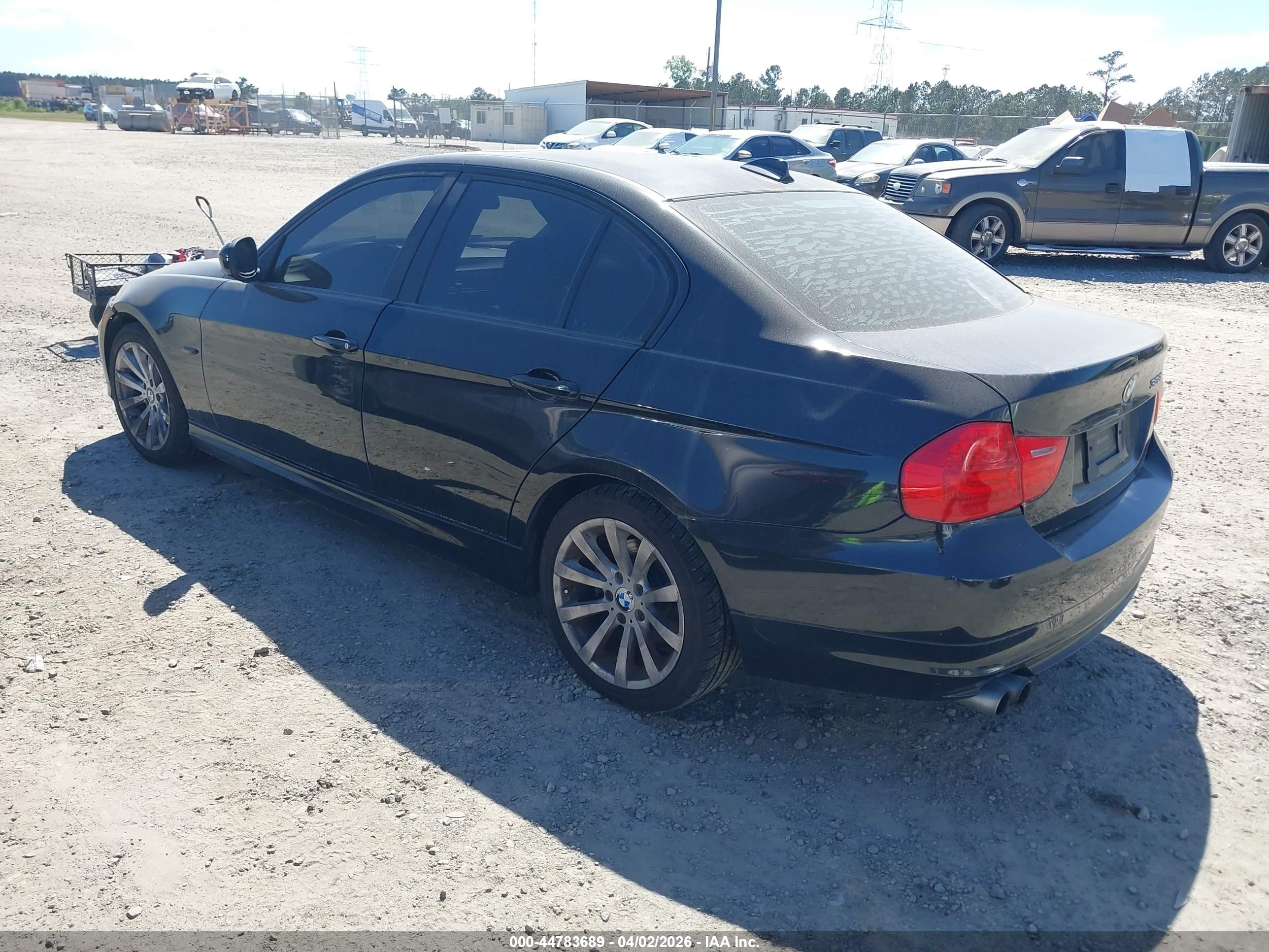 BMW 328I image 3