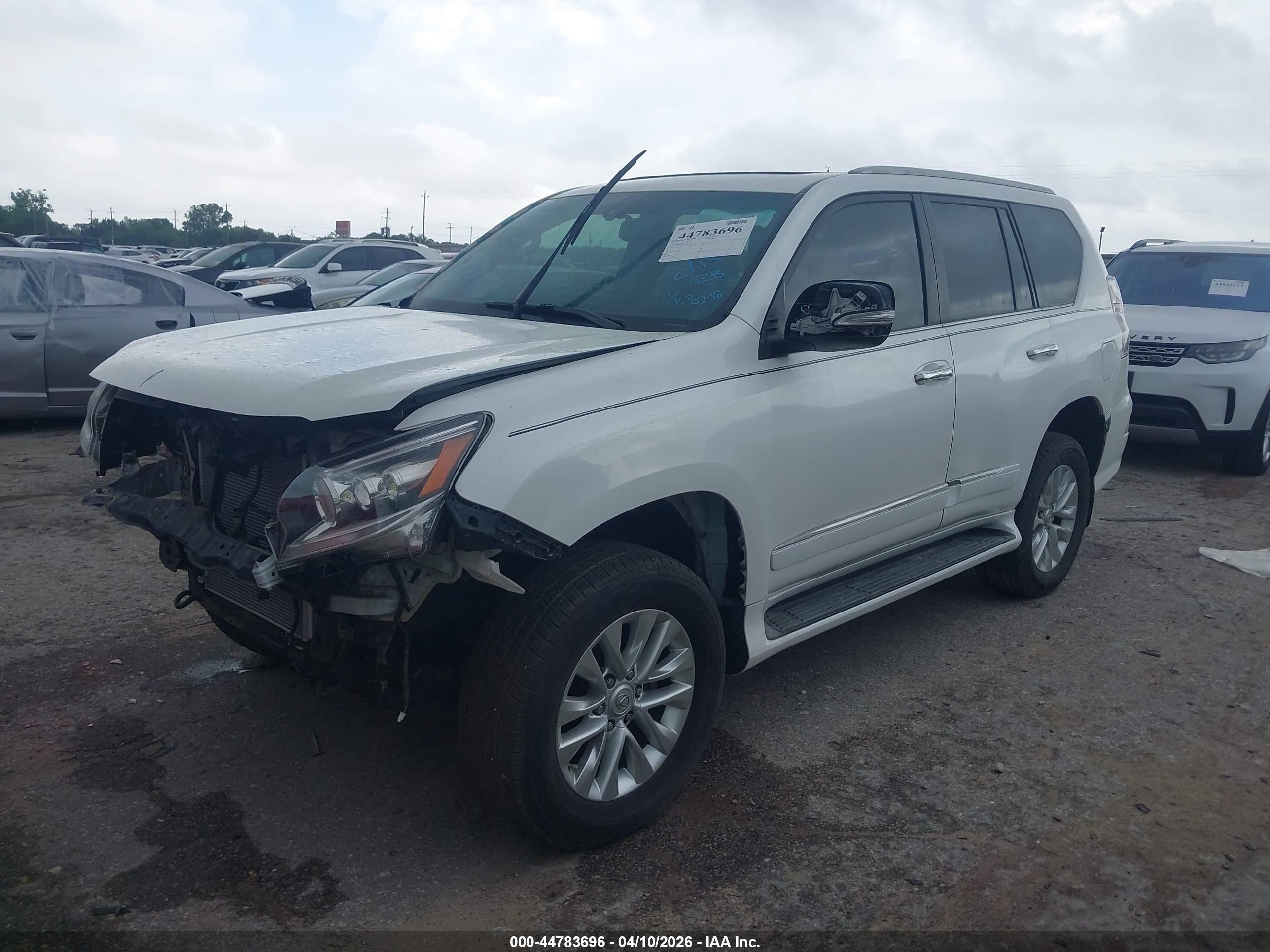 LEXUS GX image 2