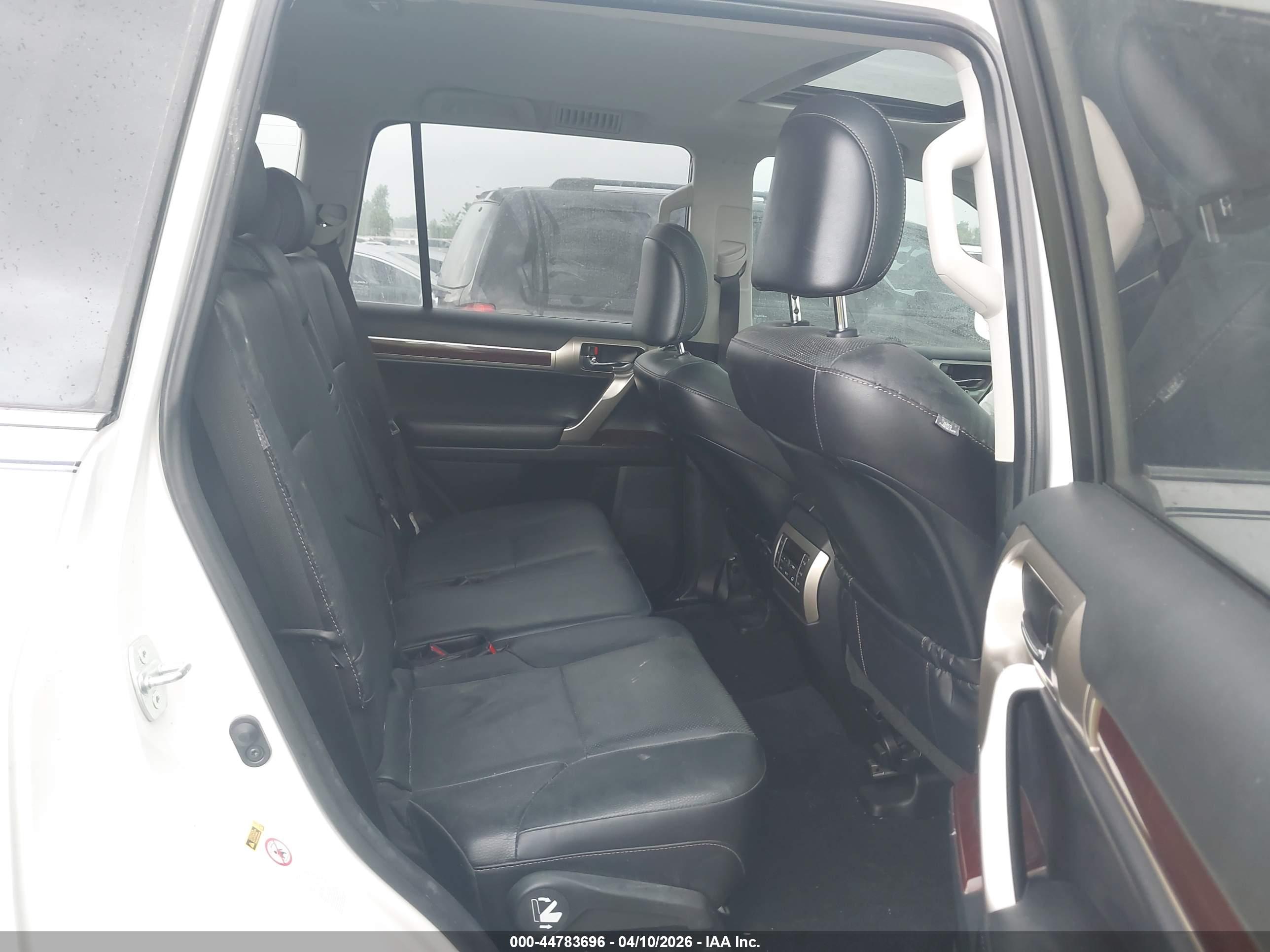LEXUS GX image 8