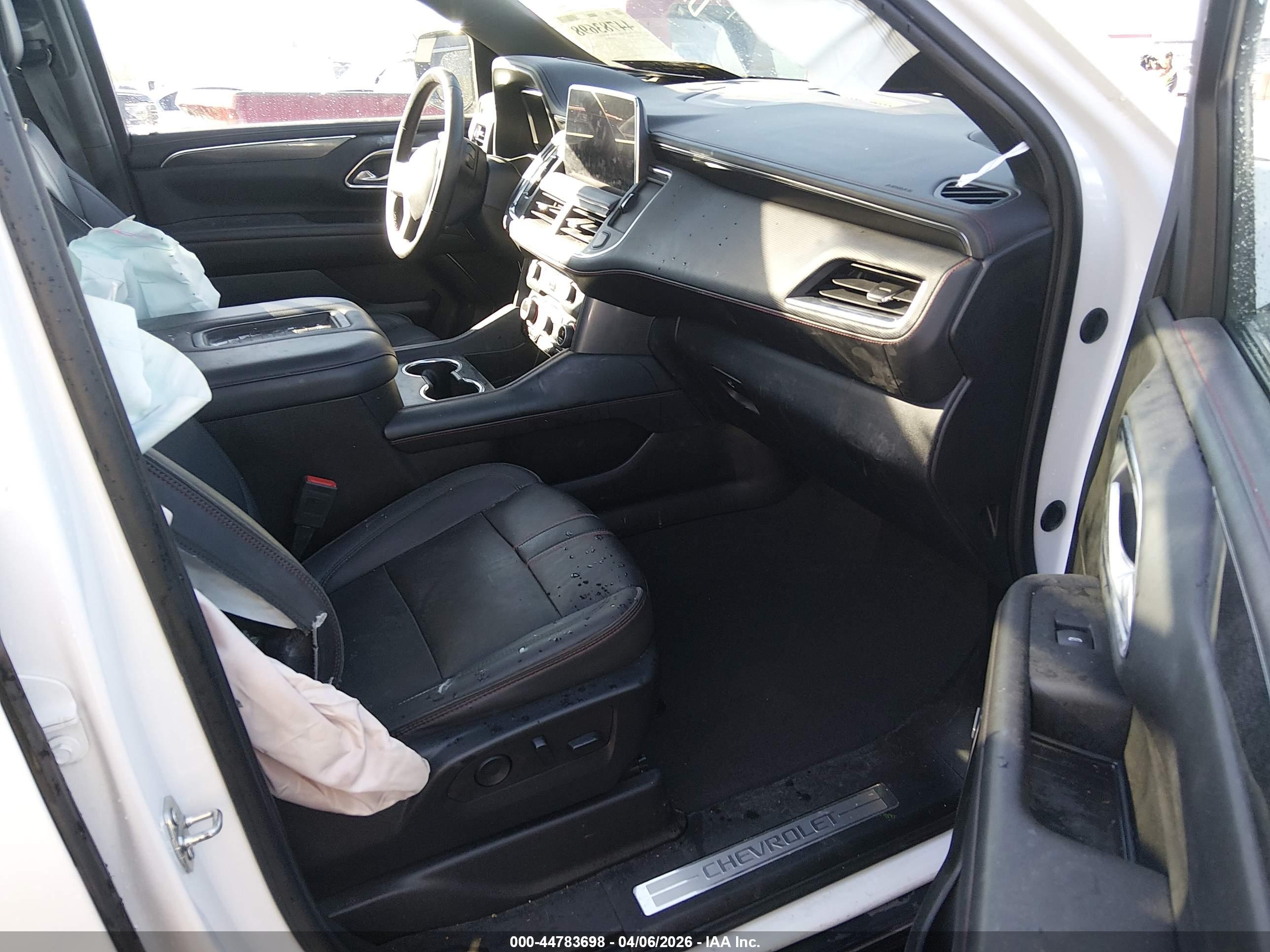 CHEVROLET SUBURBAN image 5