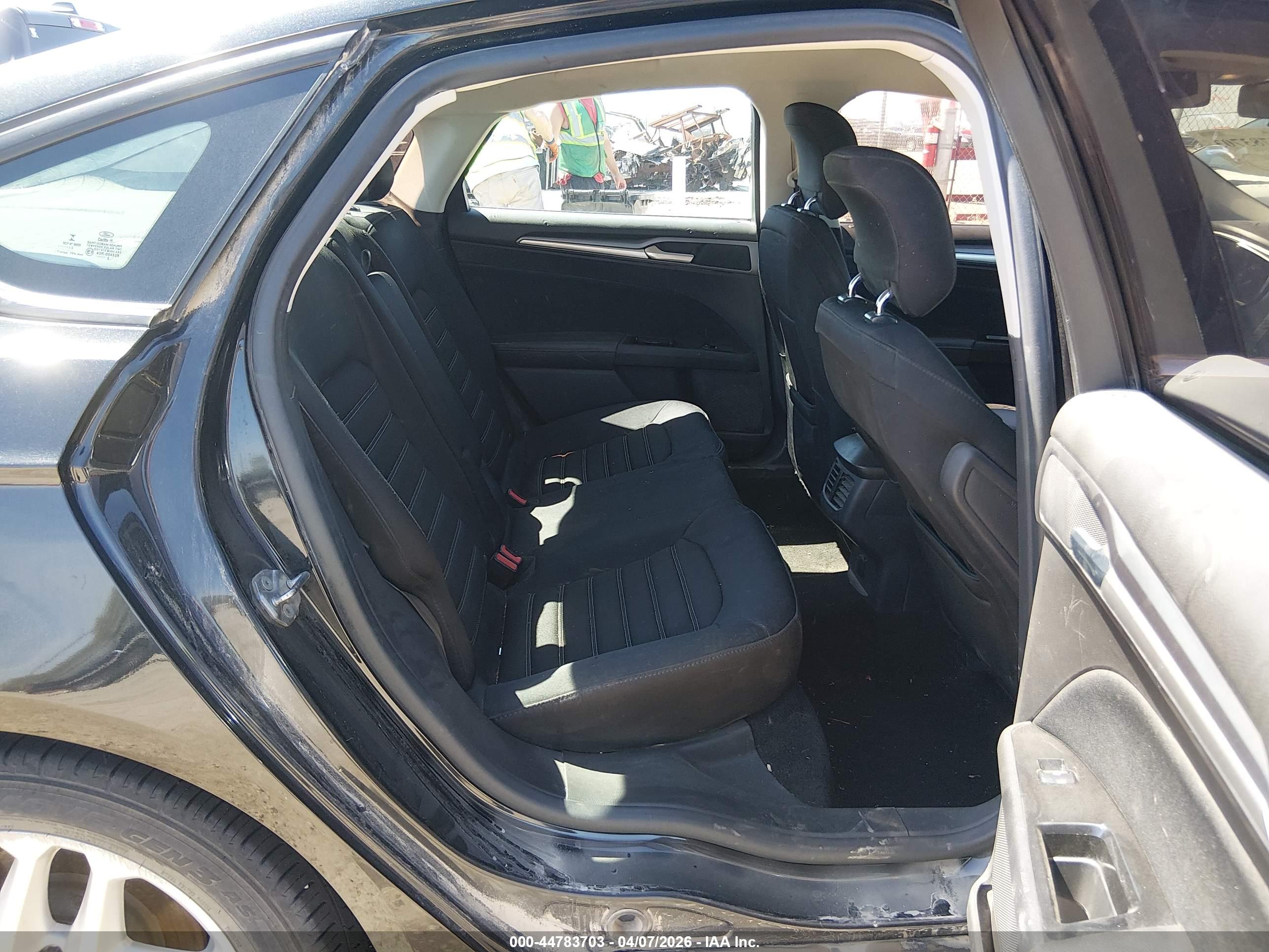 FORD FUSION image 8