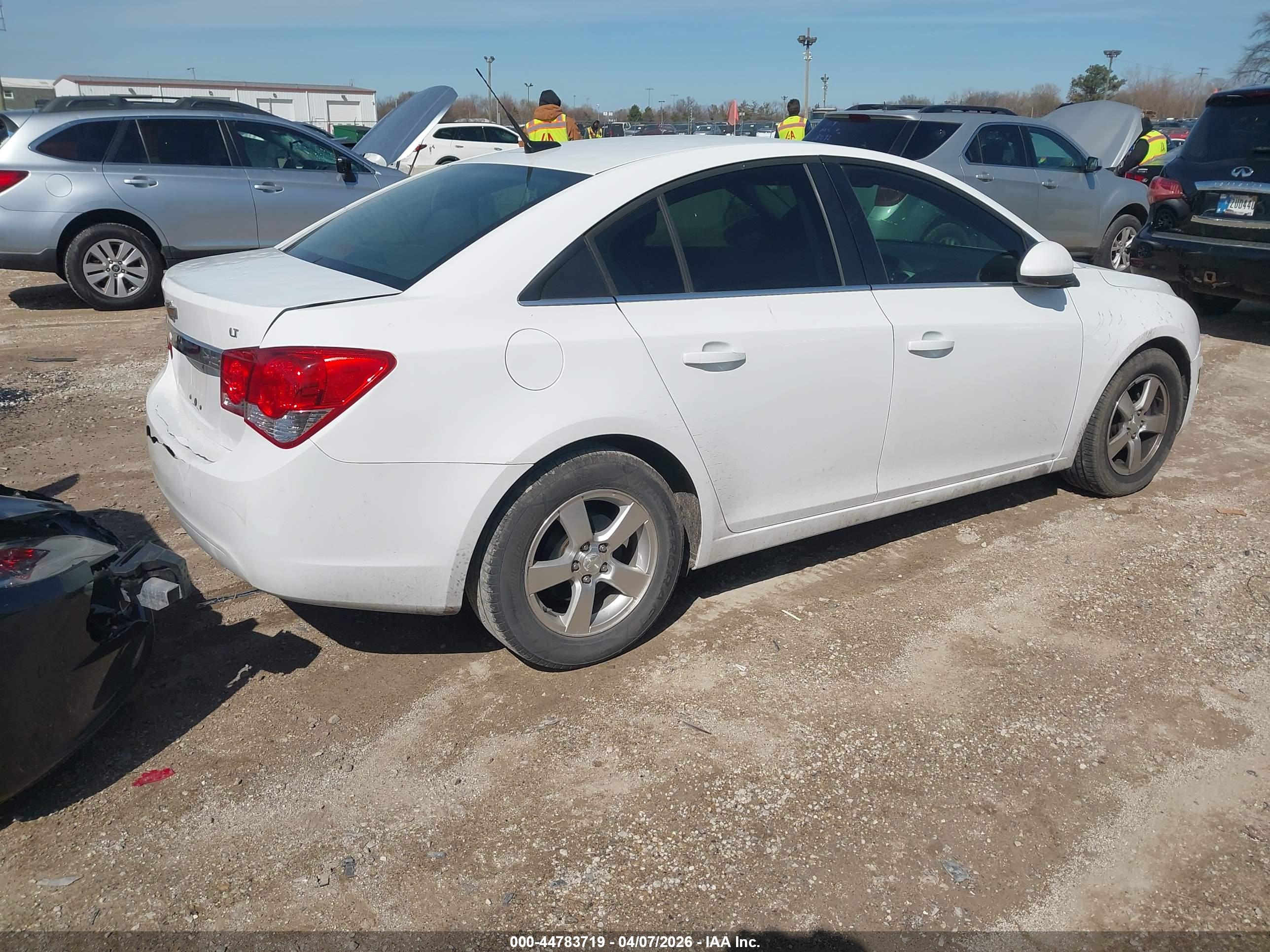 CHEVROLET CRUZE image 4