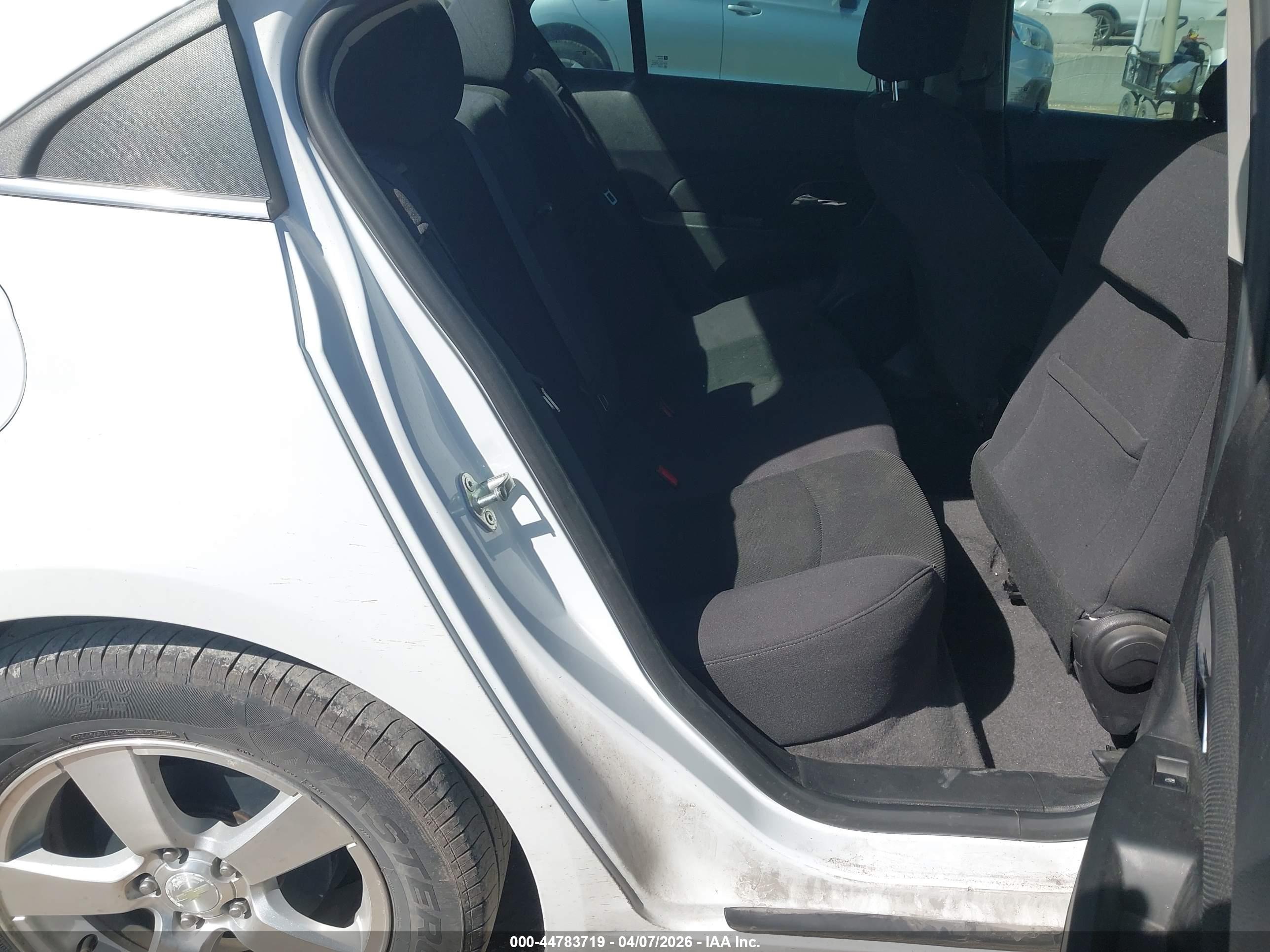CHEVROLET CRUZE image 8