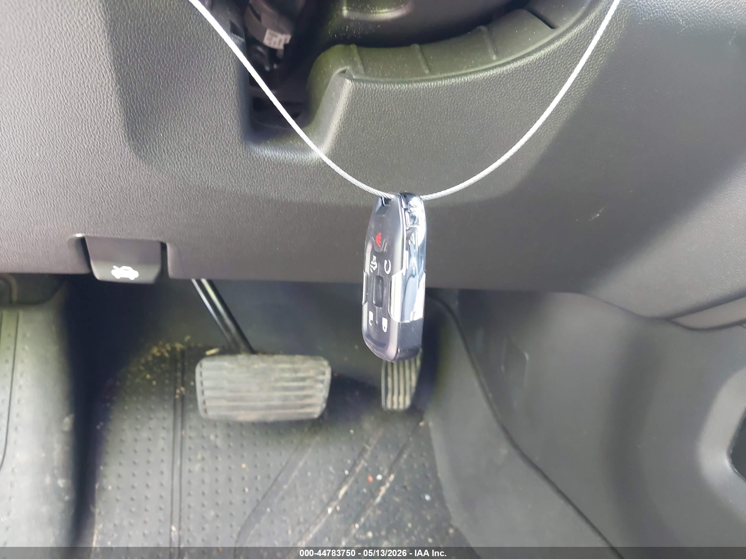 CHEVROLET SILVERADO image 11