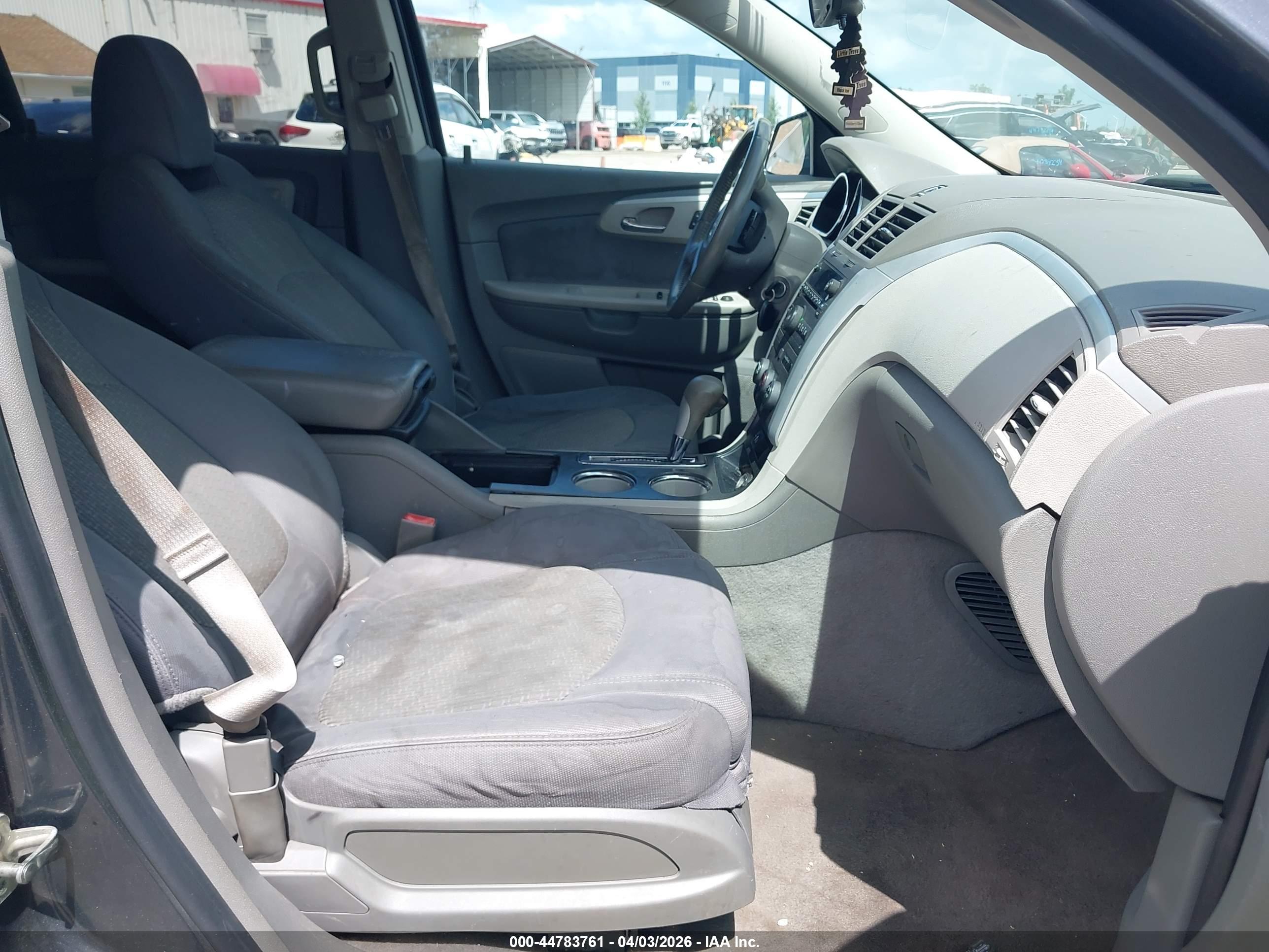 CHEVROLET TRAVERSE image 5