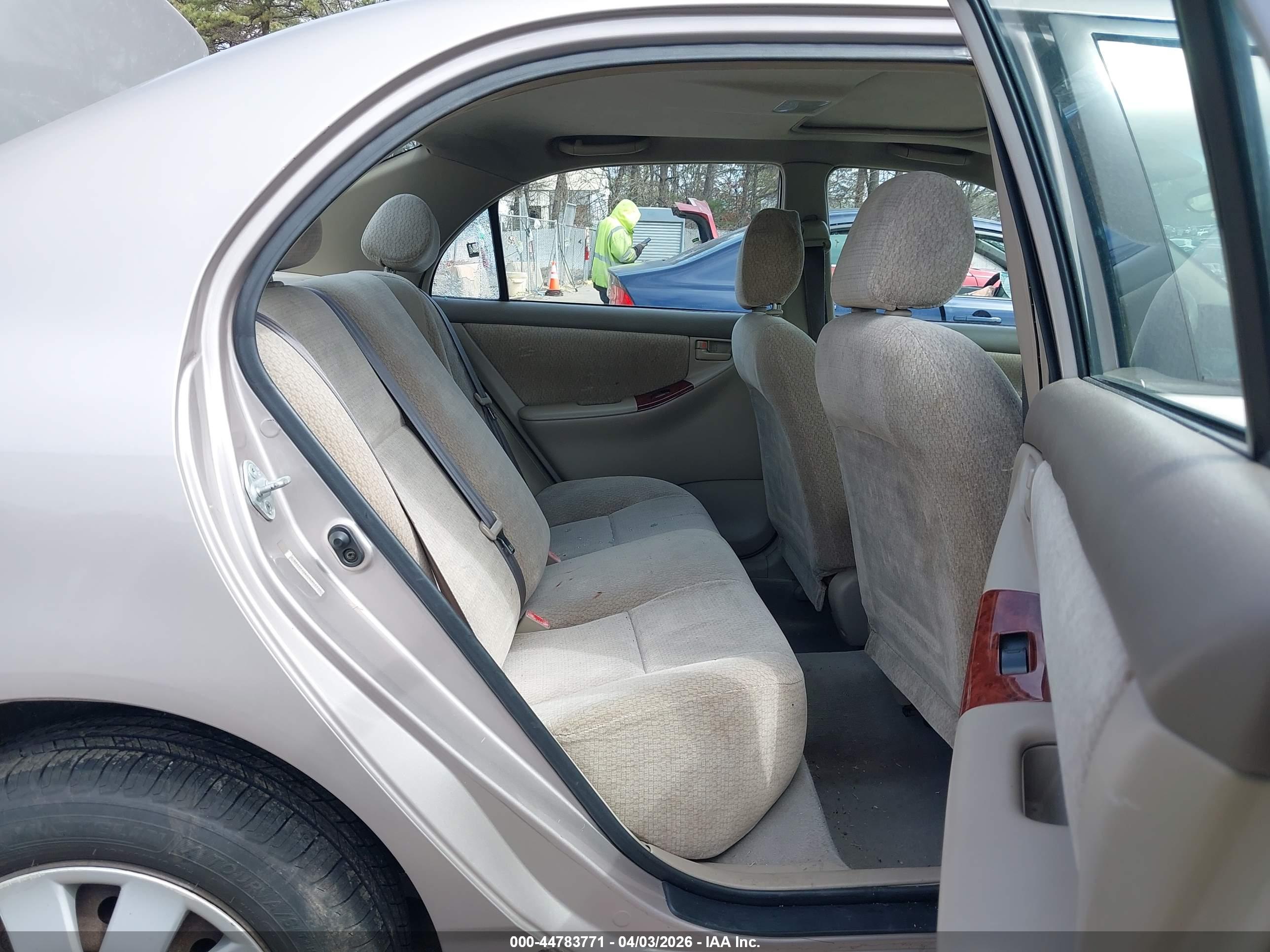 TOYOTA COROLLA image 8