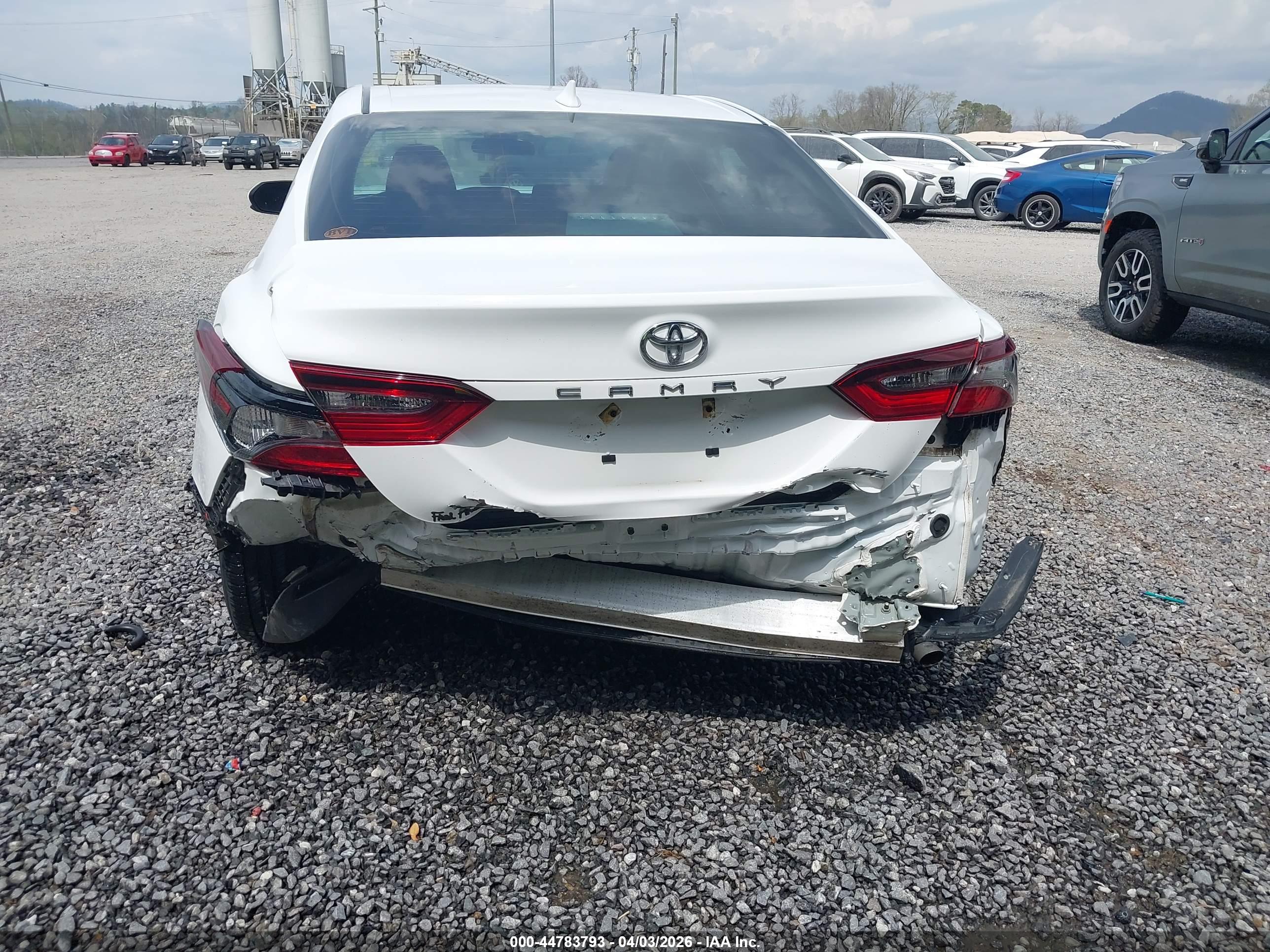 TOYOTA CAMRY image 6