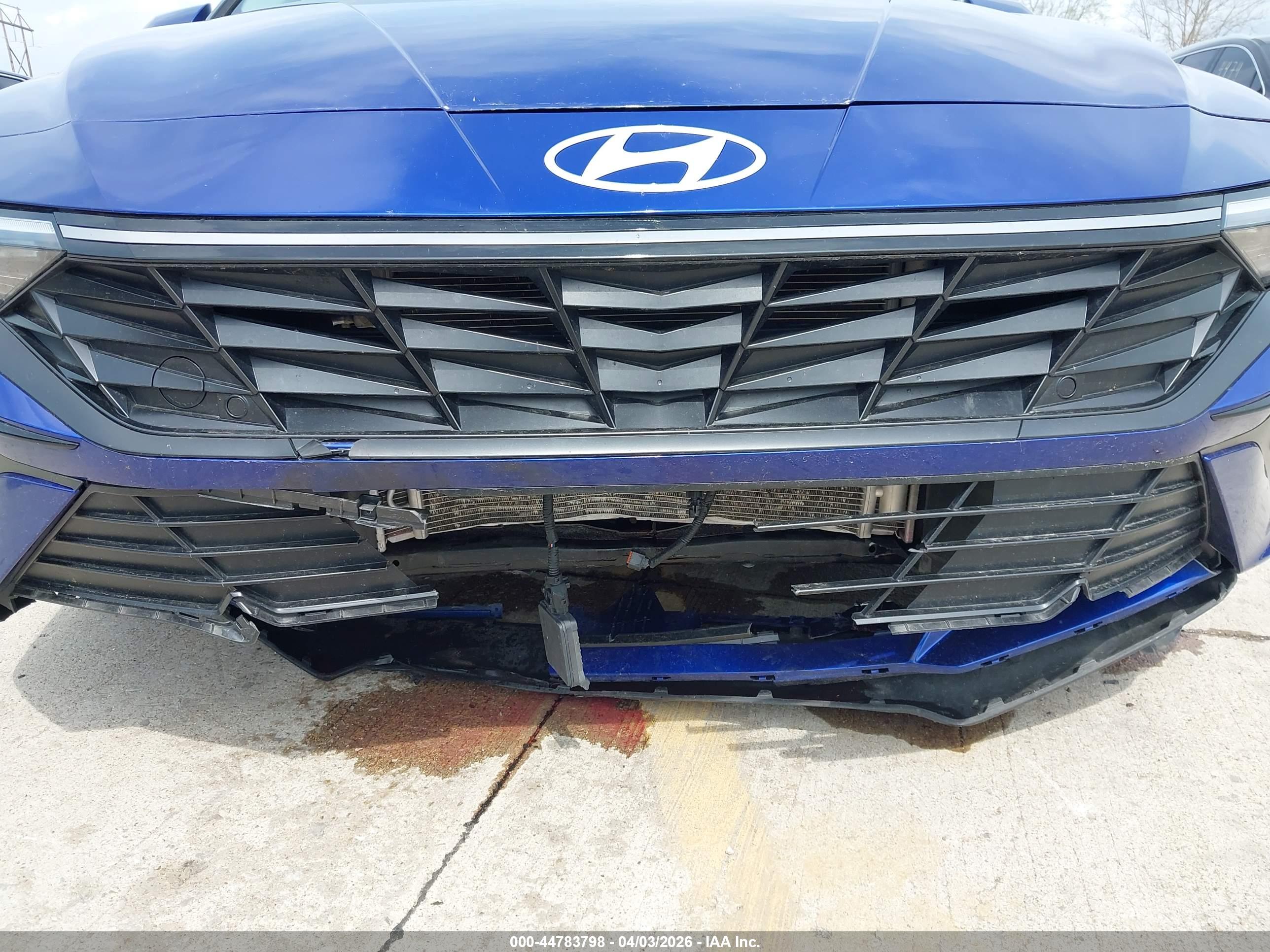 HYUNDAI ELANTRA image 6