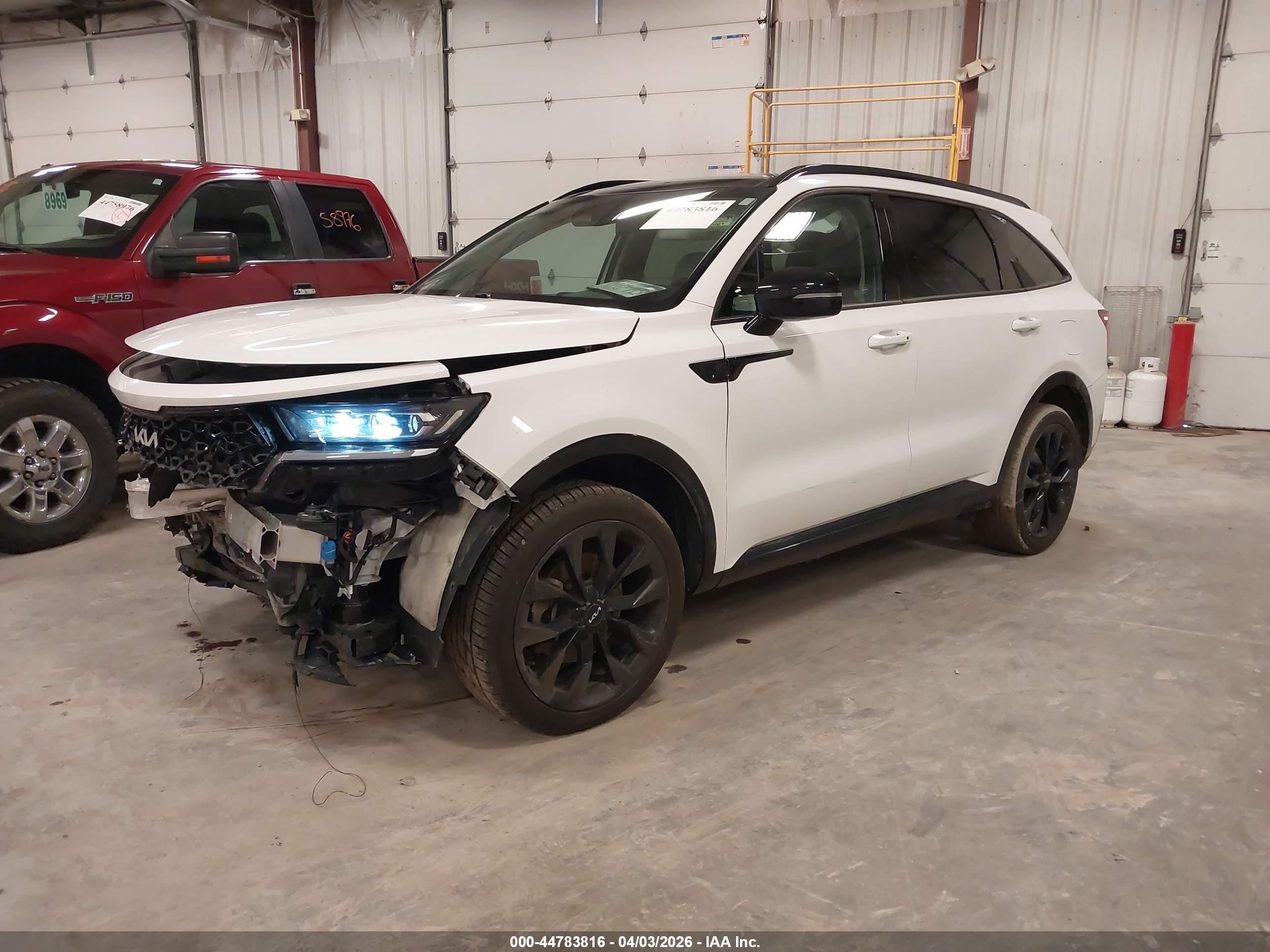 KIA SORENTO image 2