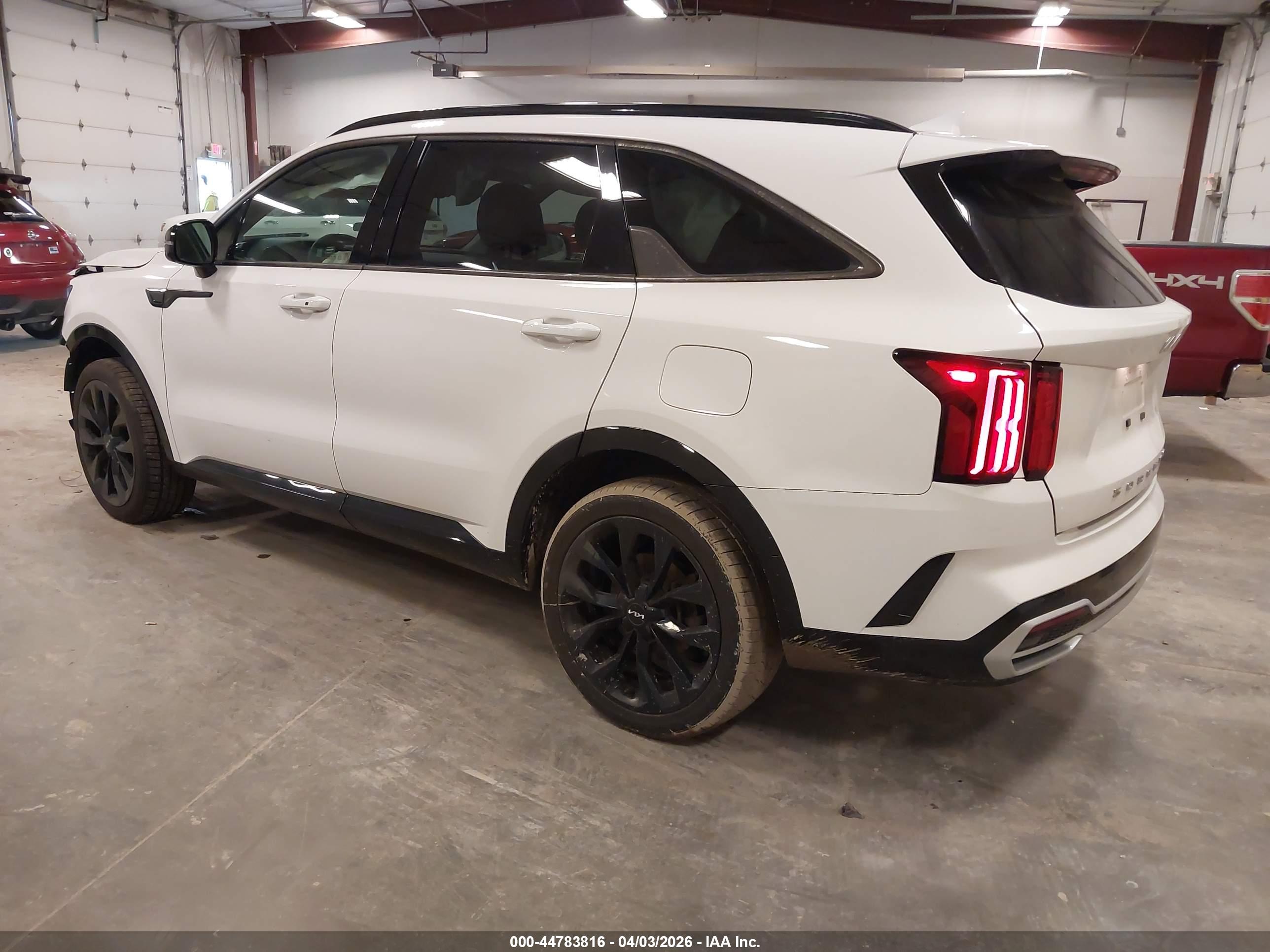 KIA SORENTO image 3