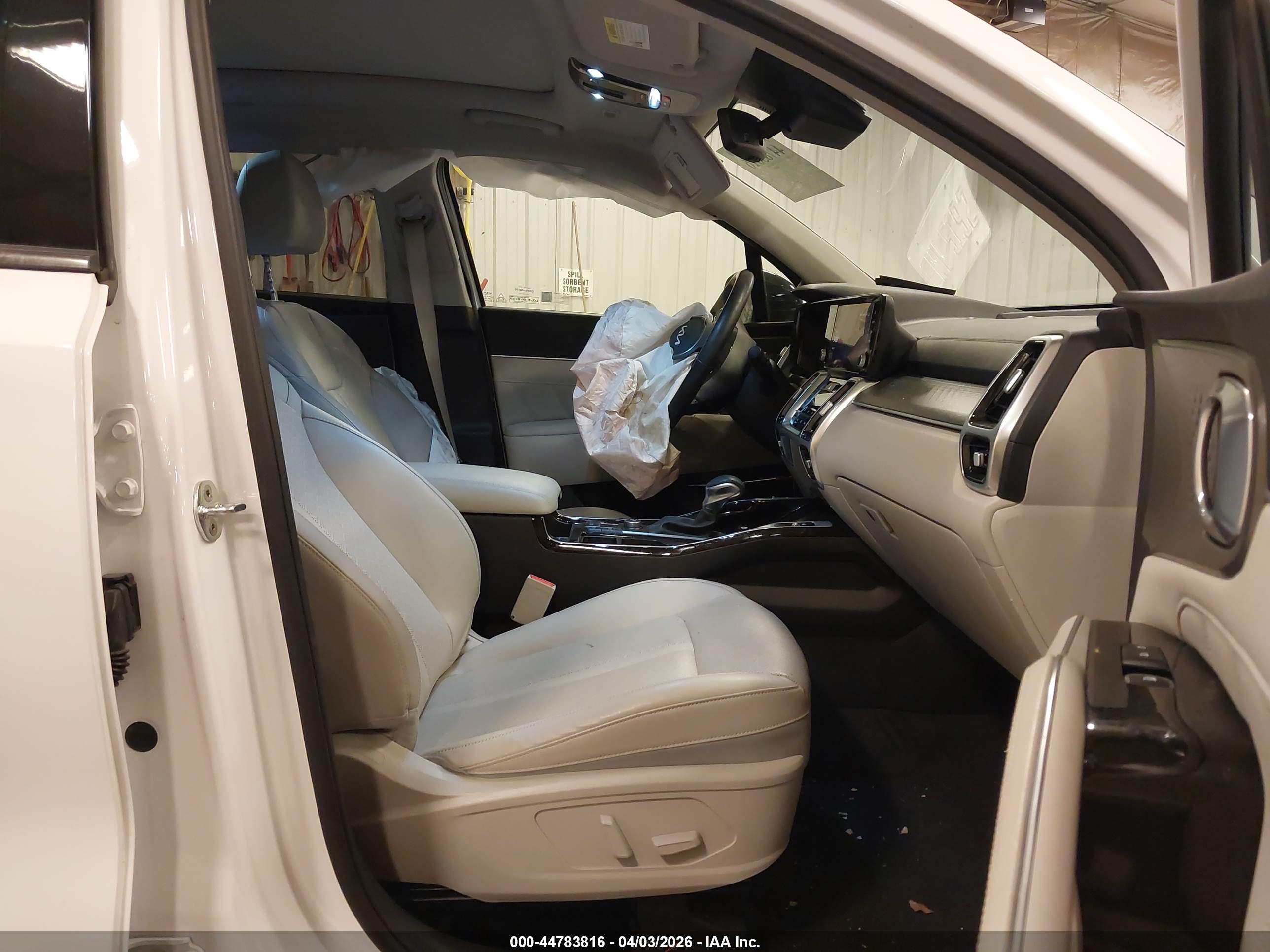 KIA SORENTO image 5
