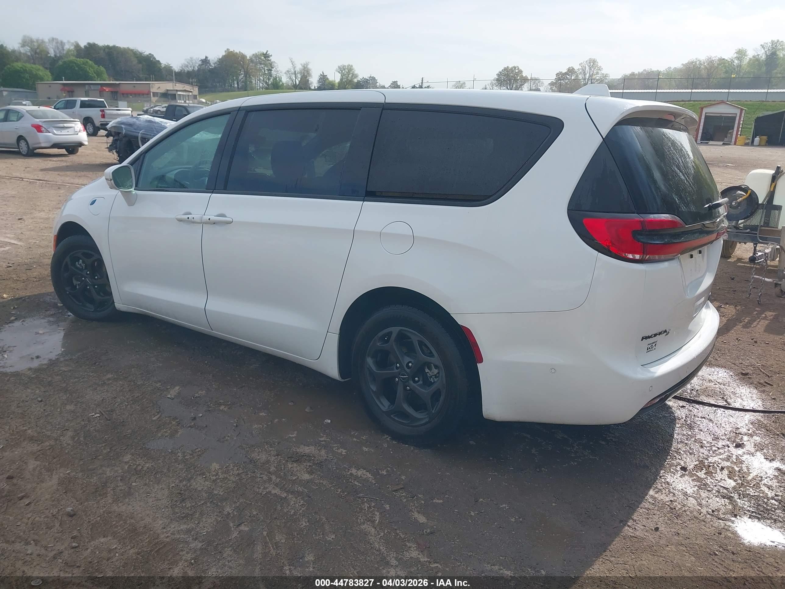 CHRYSLER PACIFICA image 3