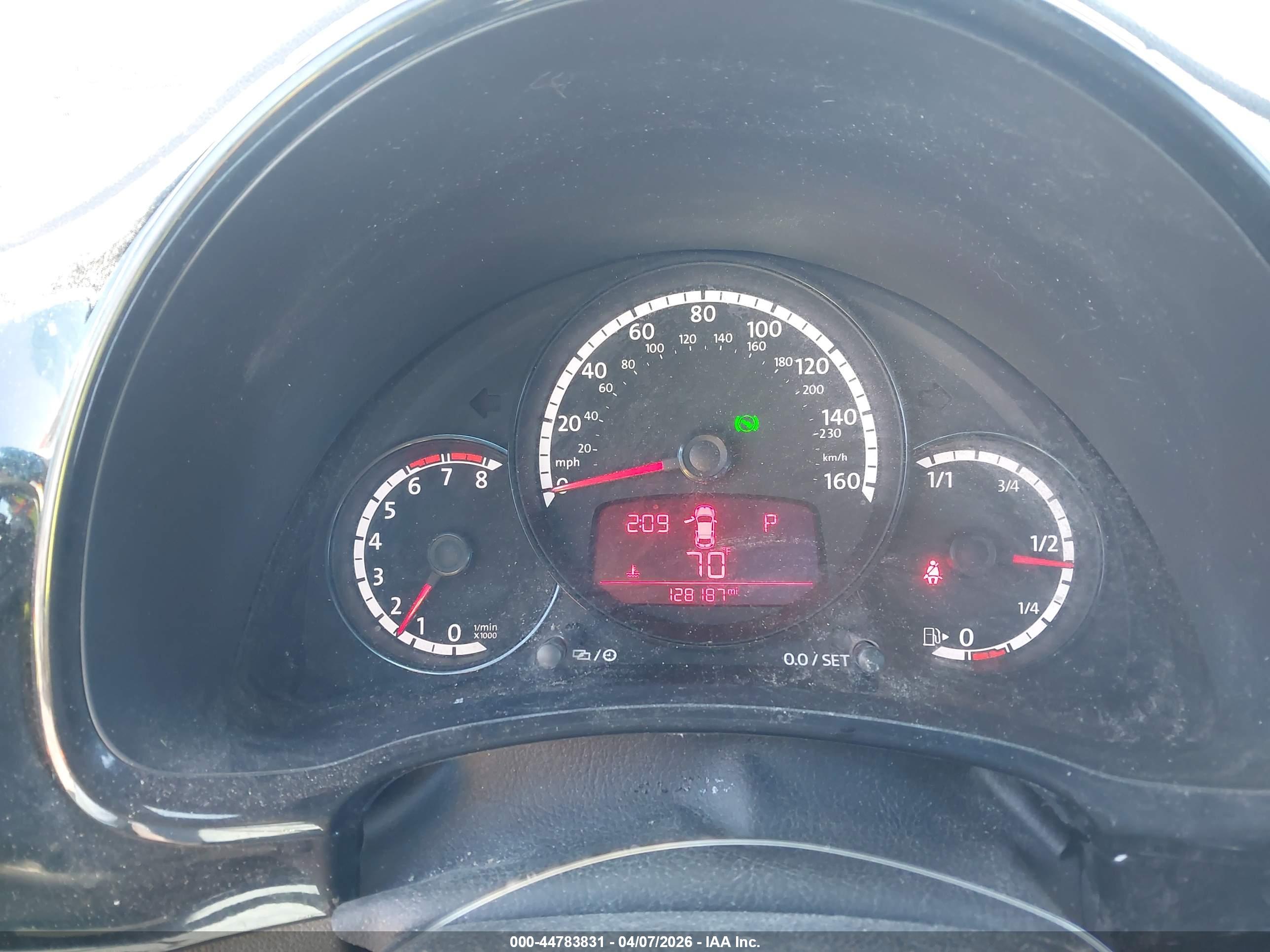 VOLKSWAGEN BEETLE image 7