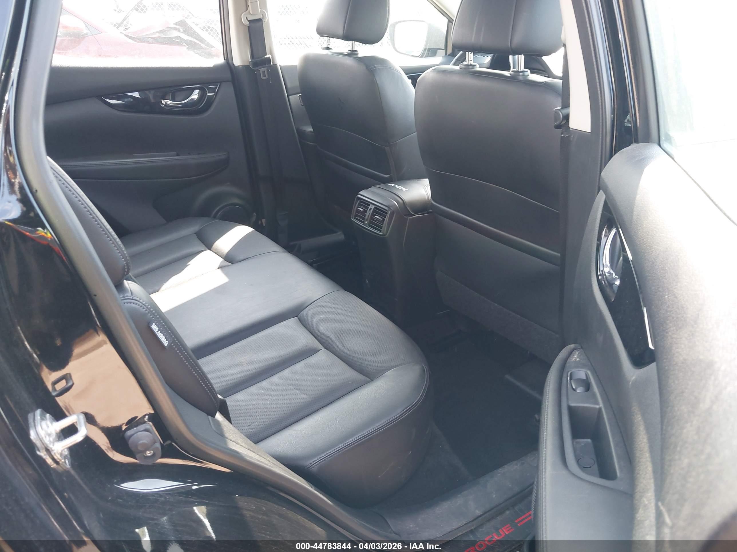 NISSAN ROGUE image 8