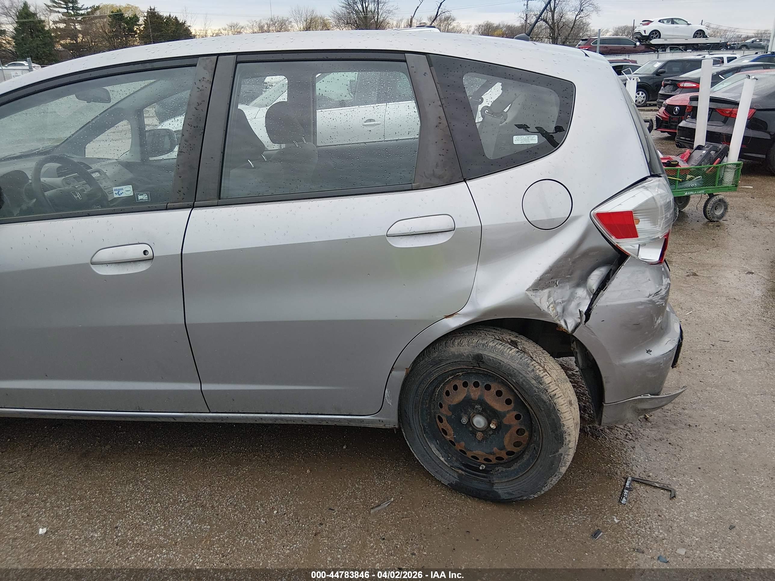 HONDA FIT image 6