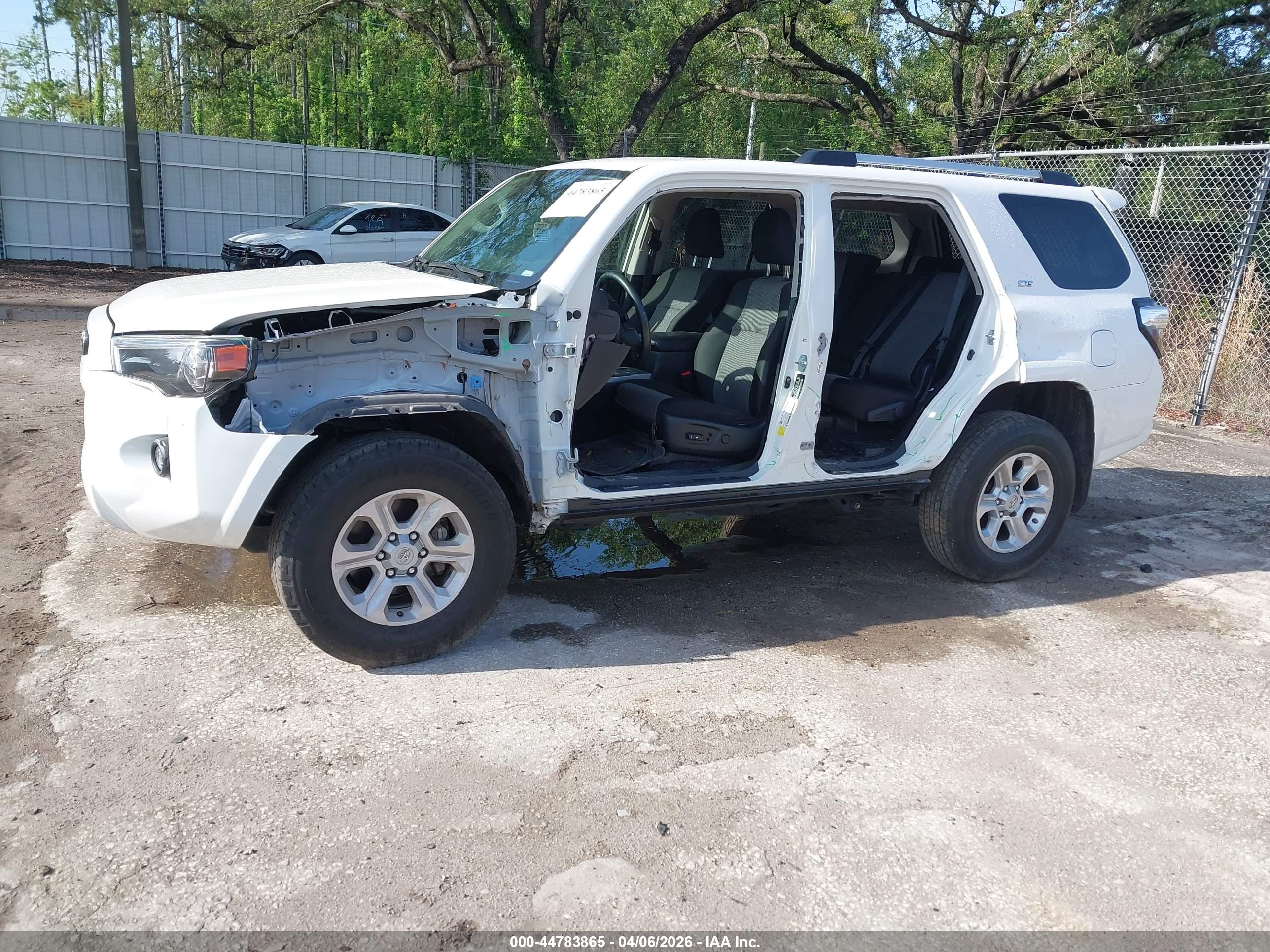 TOYOTA 4RUNNER image 6