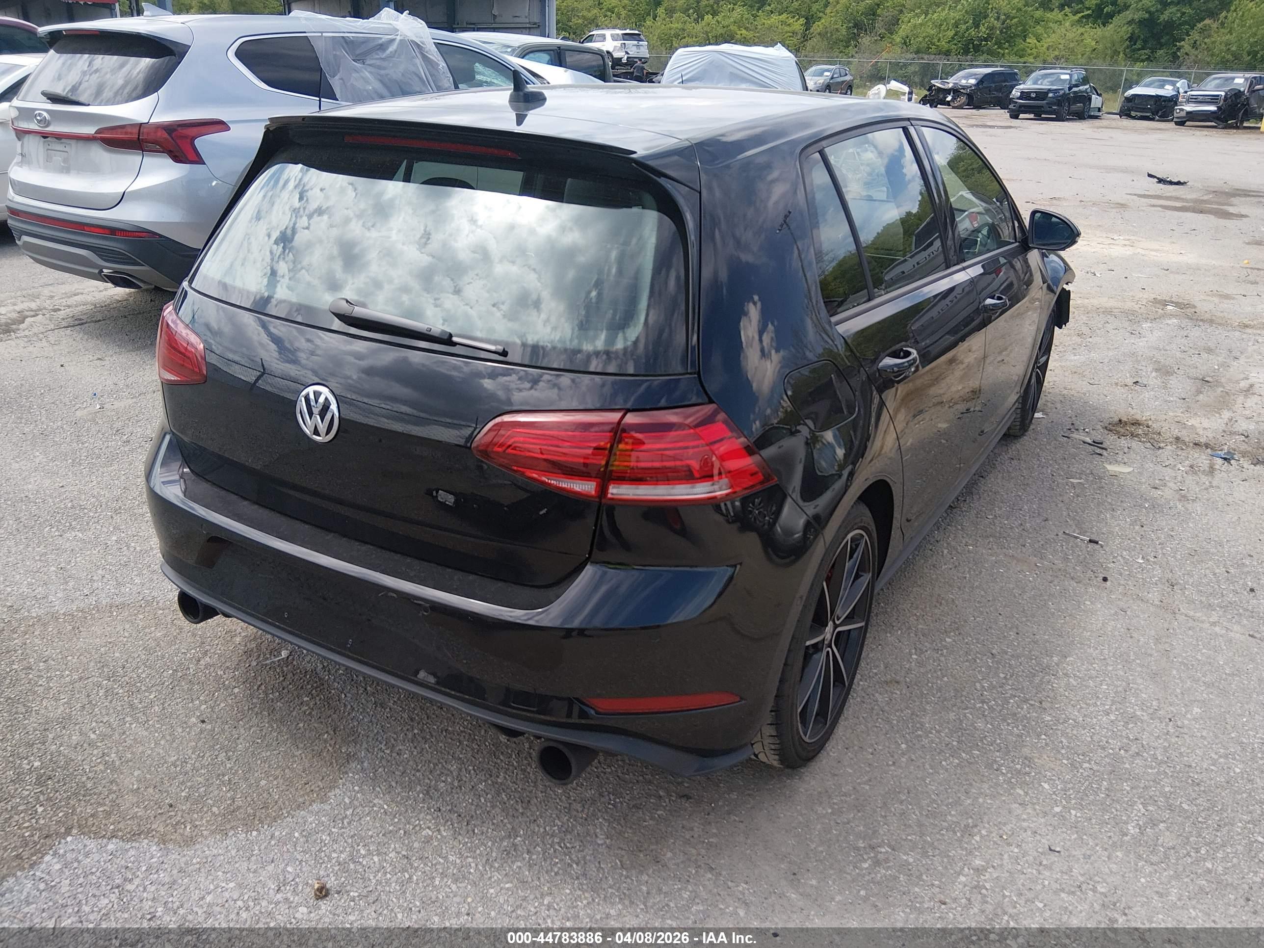 VOLKSWAGEN GOLF image 4