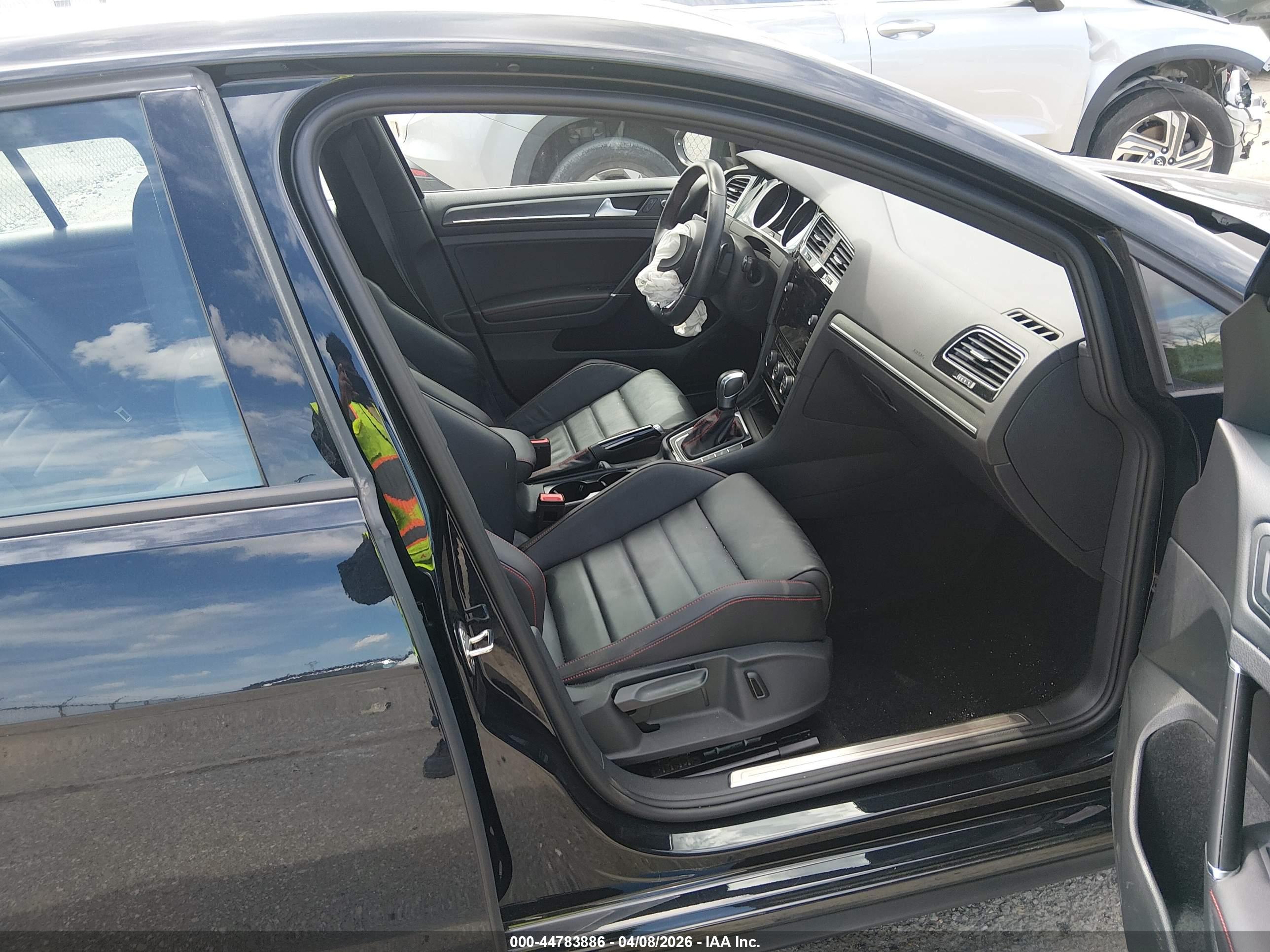 VOLKSWAGEN GOLF image 5