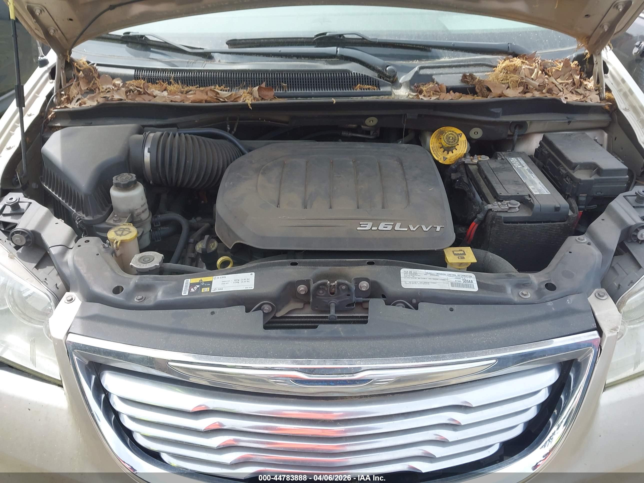 CHRYSLER TOWN image 10