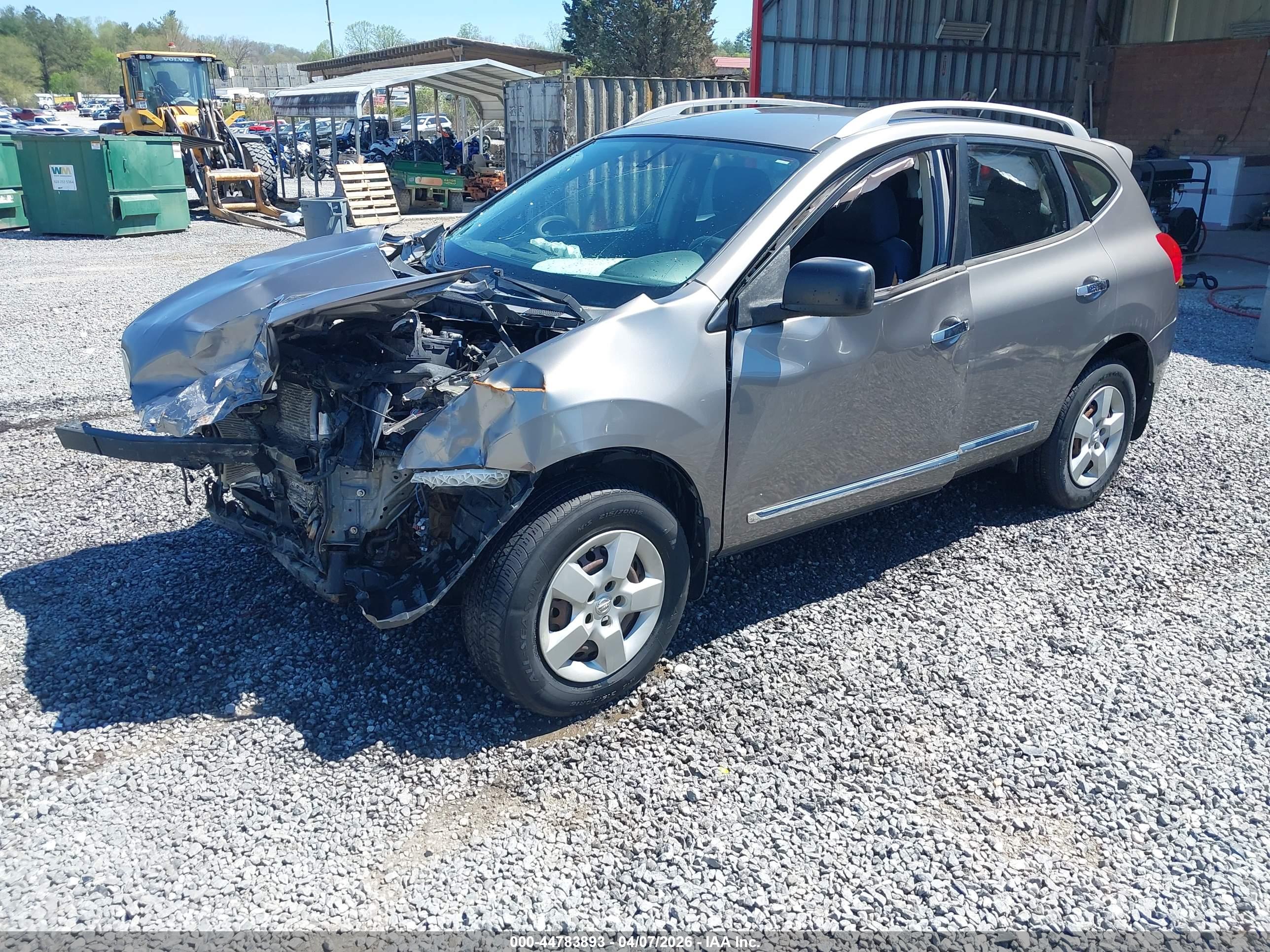 NISSAN ROGUE image 2