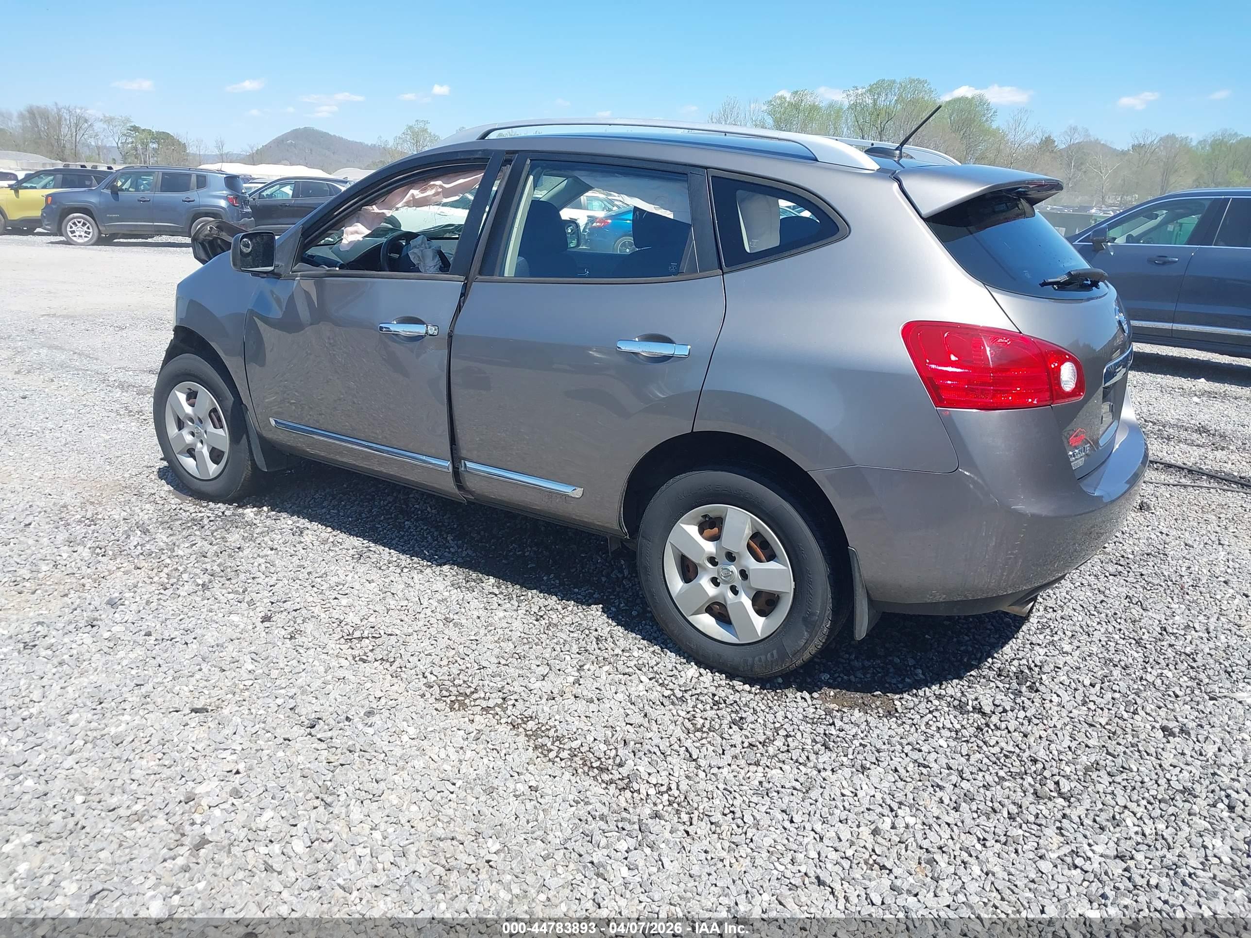 NISSAN ROGUE image 3