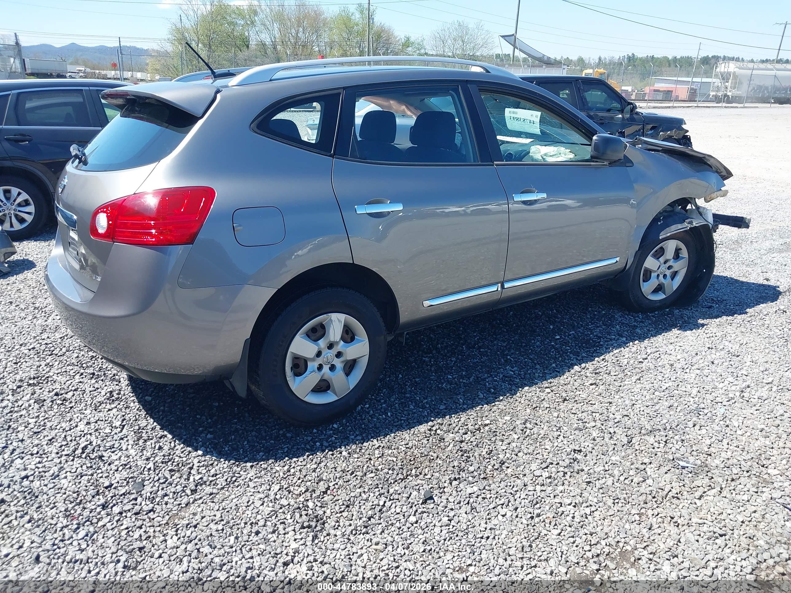 NISSAN ROGUE image 4