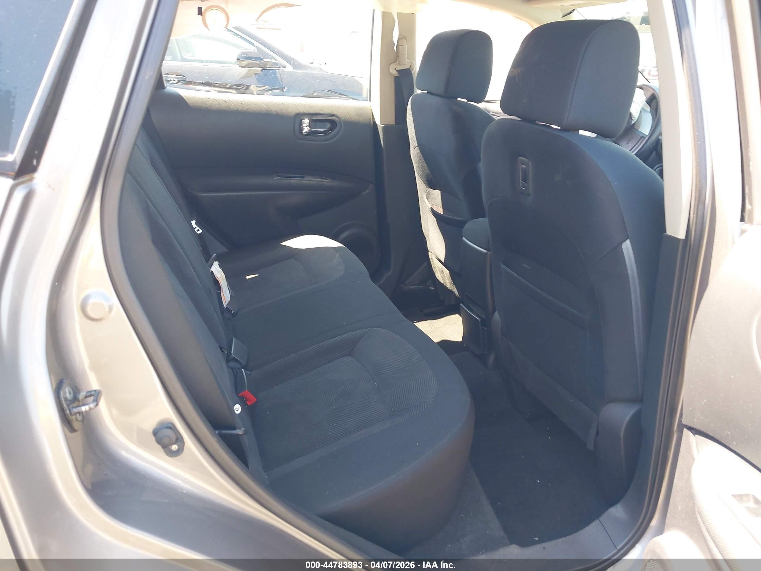 NISSAN ROGUE image 8