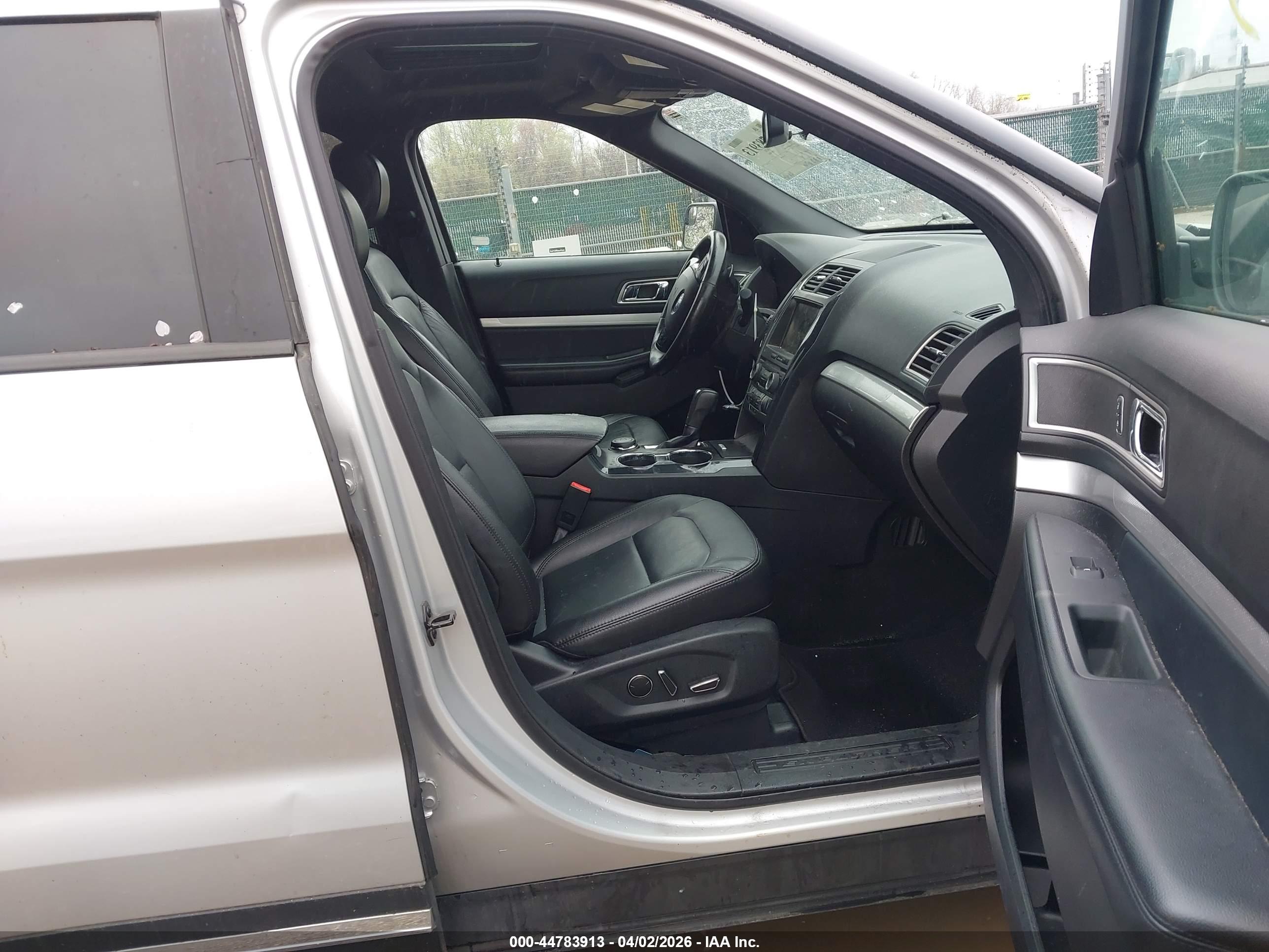 FORD EXPLORER image 5