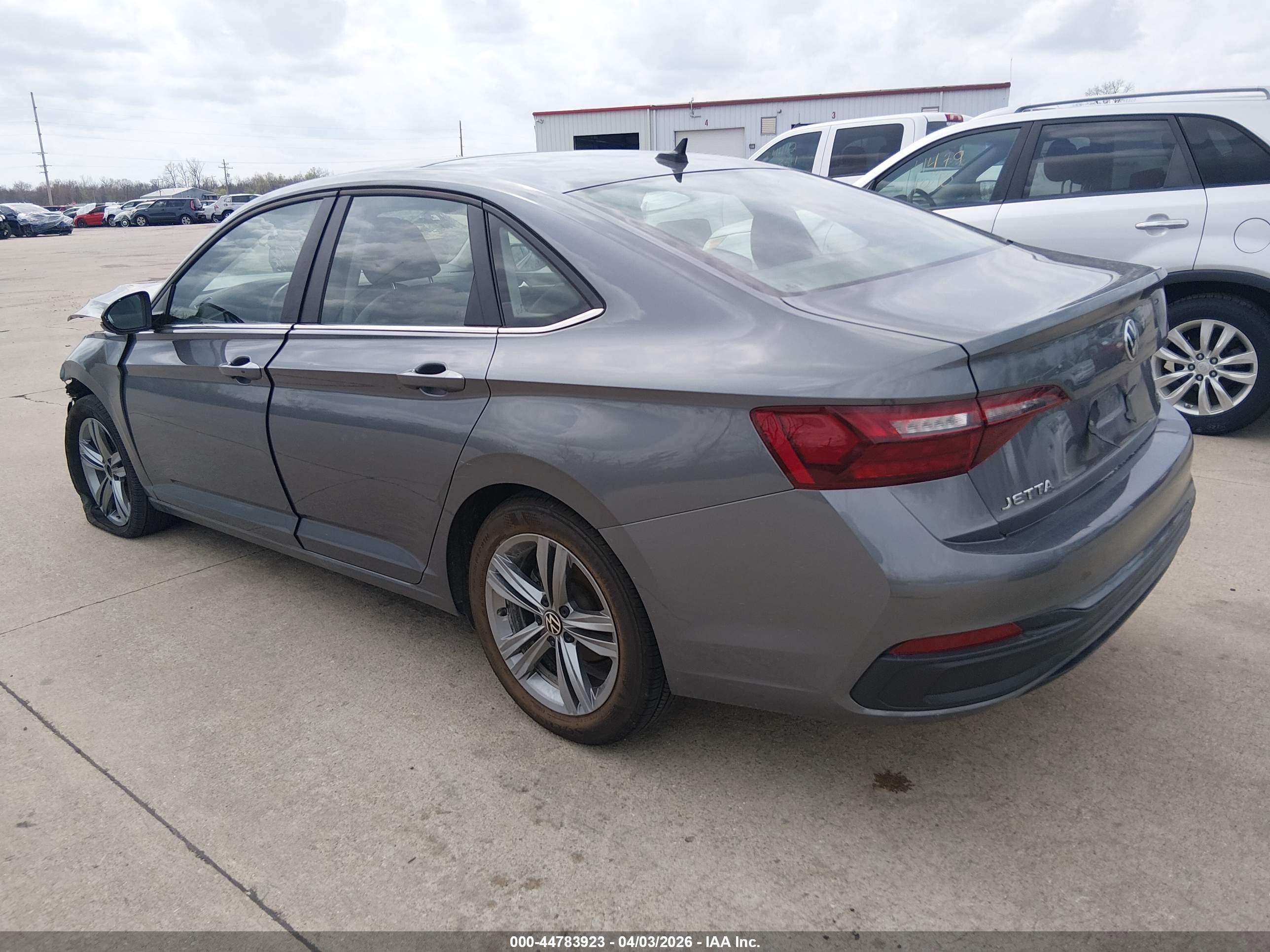 VOLKSWAGEN JETTA image 3