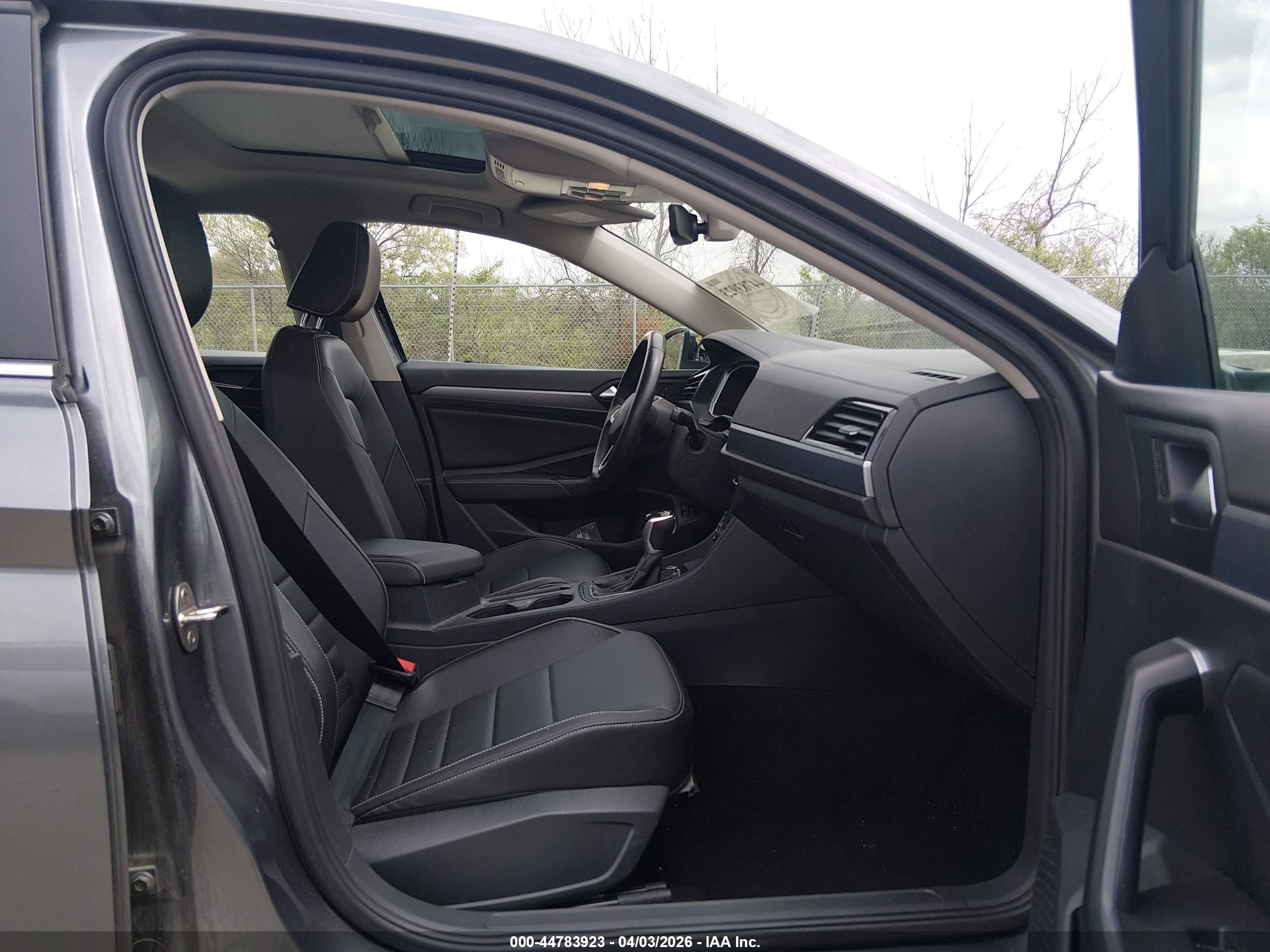 VOLKSWAGEN JETTA image 5
