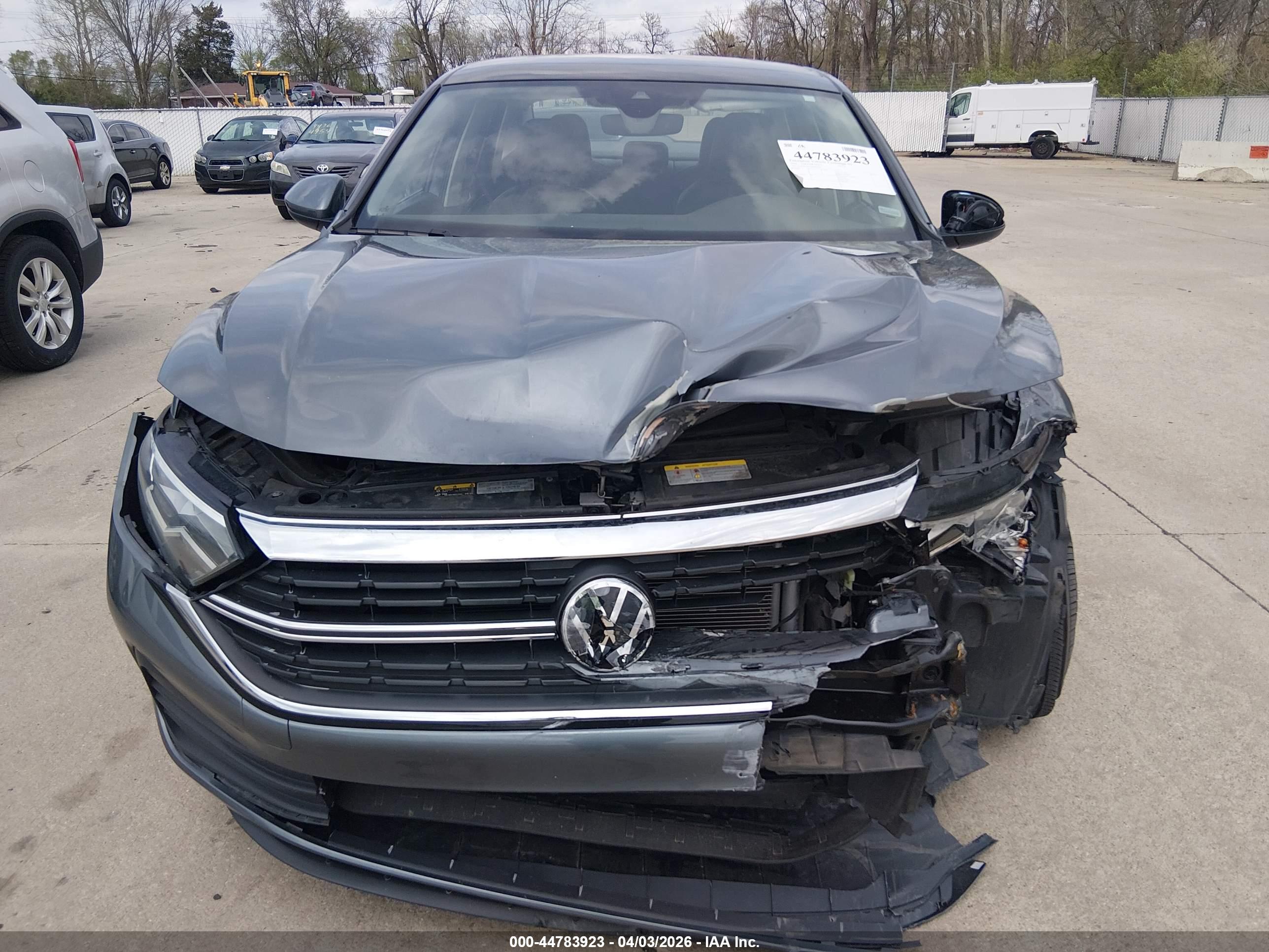 VOLKSWAGEN JETTA image 6
