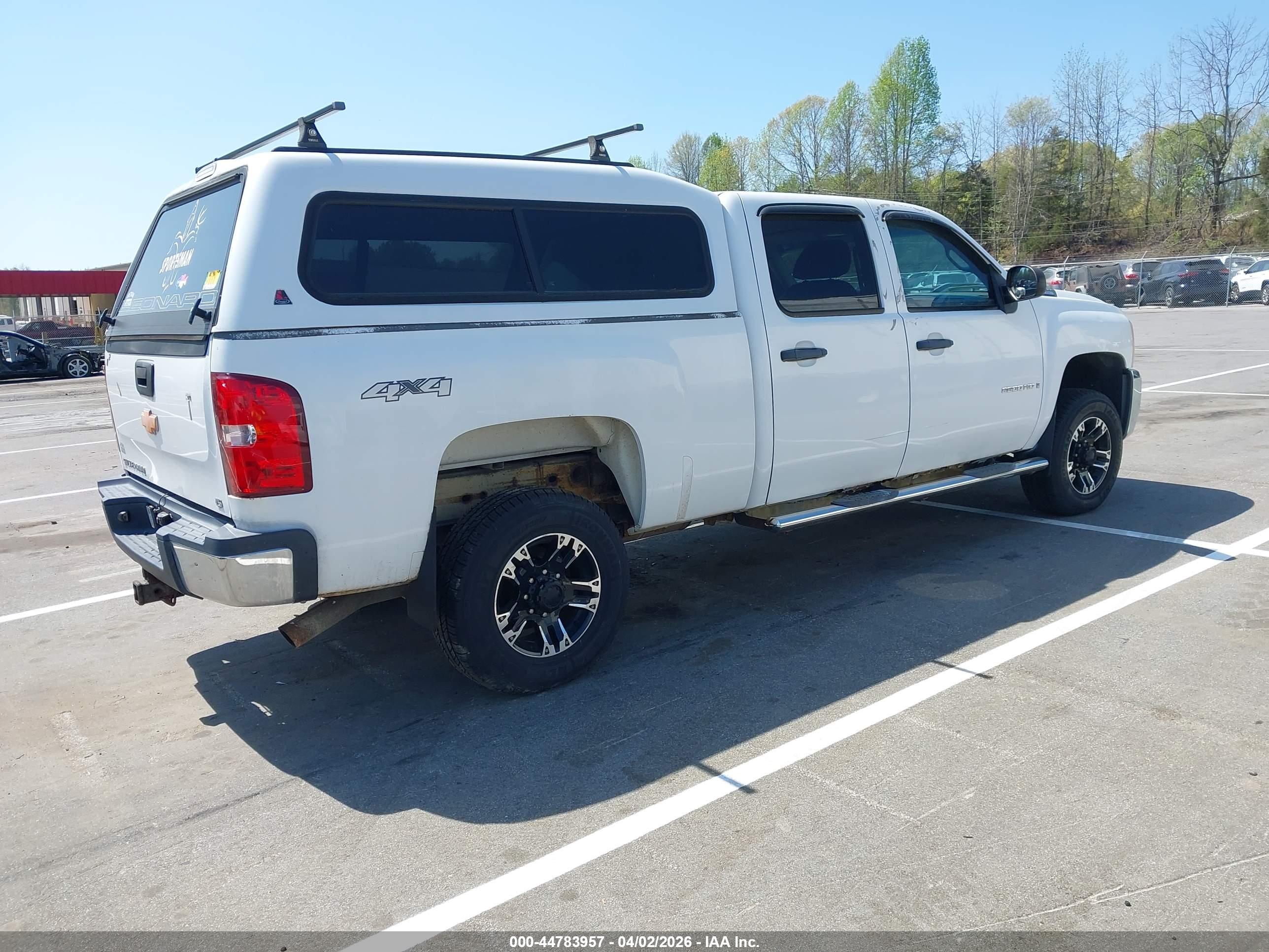 CHEVROLET SILVERADO image 4