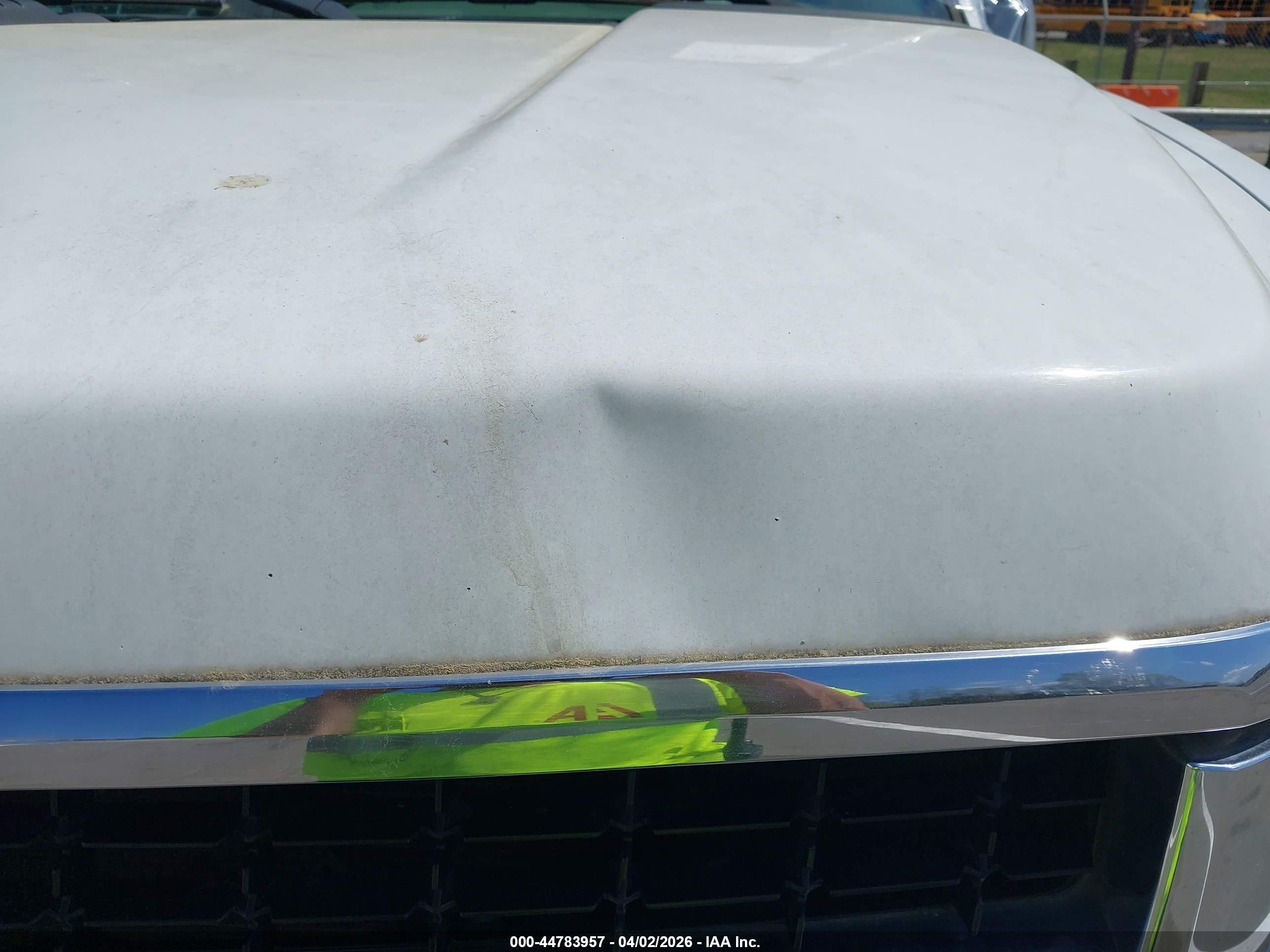 CHEVROLET SILVERADO image 6