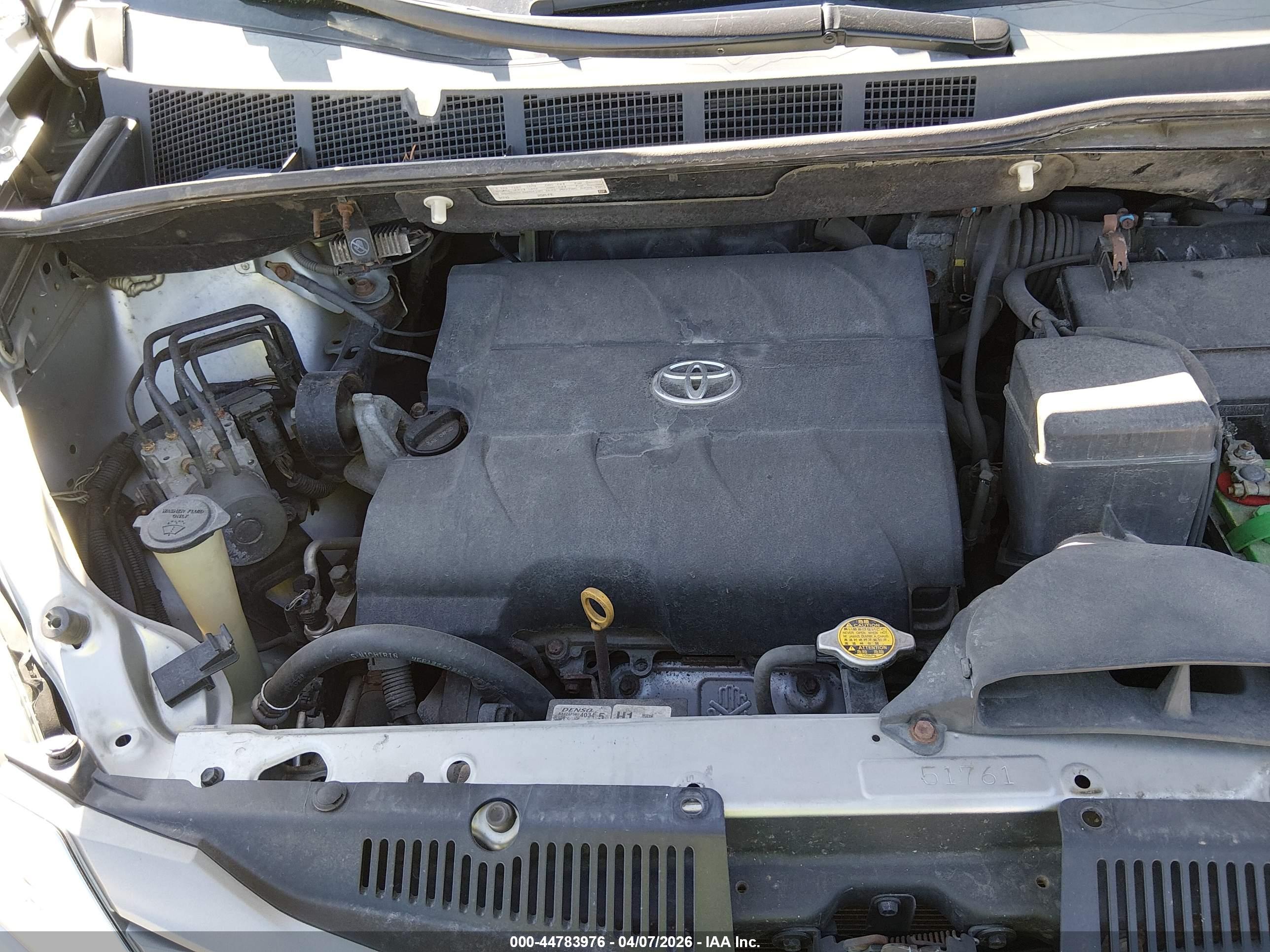 TOYOTA SIENNA image 10