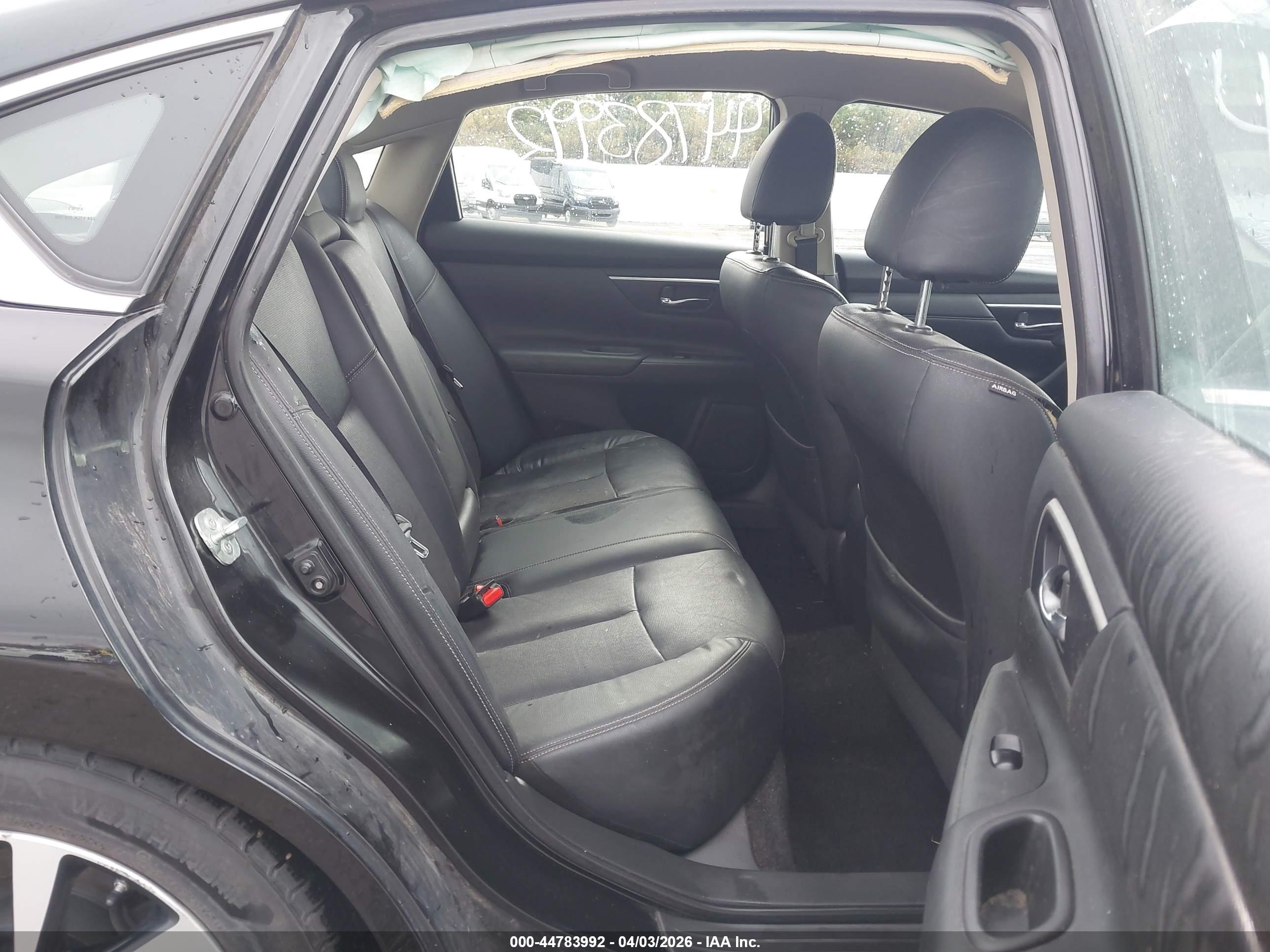 NISSAN ALTIMA image 8