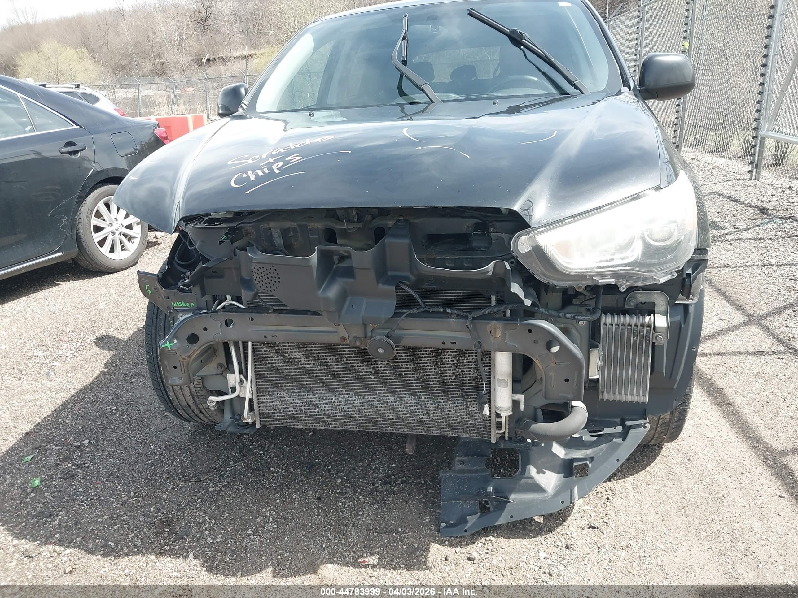 MITSUBISHI OUTLANDER image 6