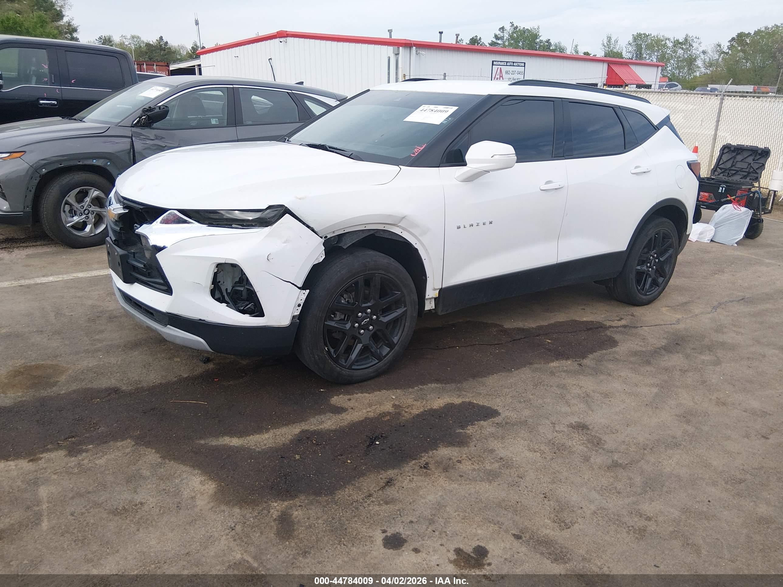 CHEVROLET BLAZER image 2