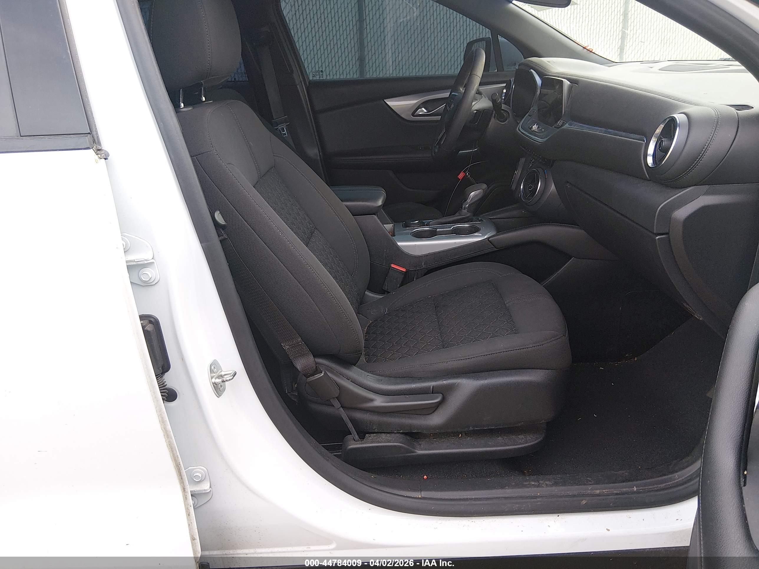CHEVROLET BLAZER image 5
