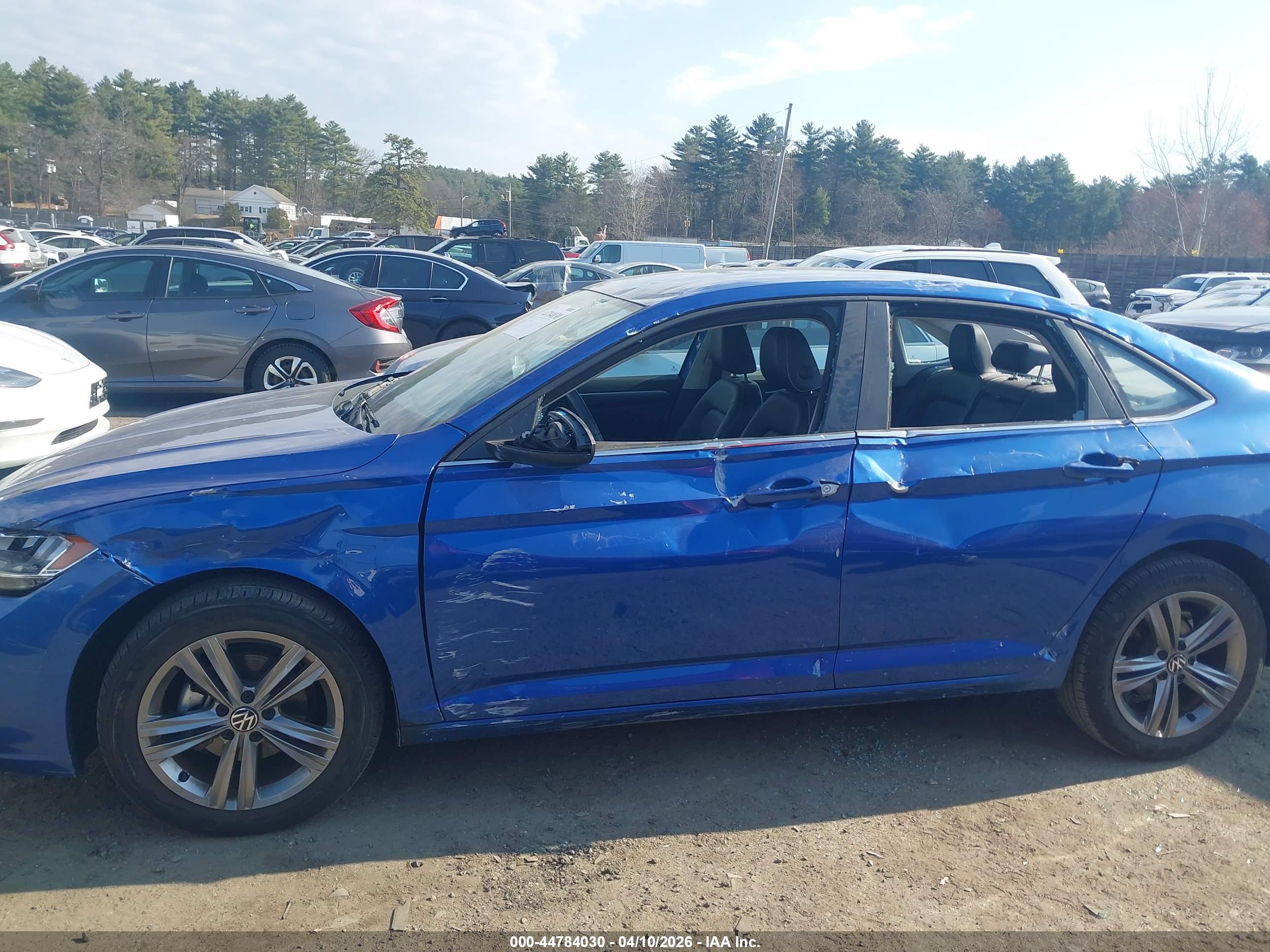 VOLKSWAGEN JETTA image 6