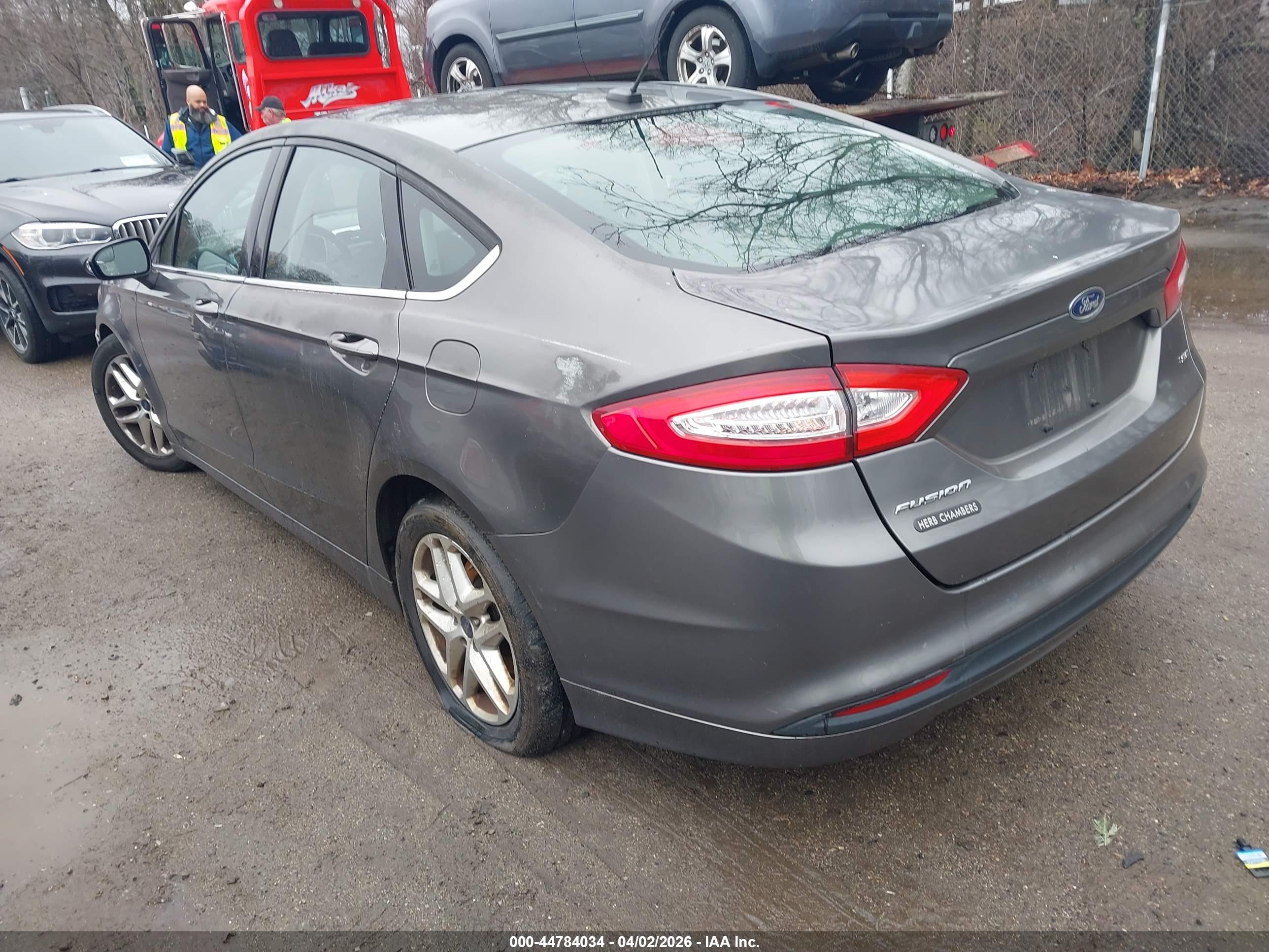 FORD FUSION image 3