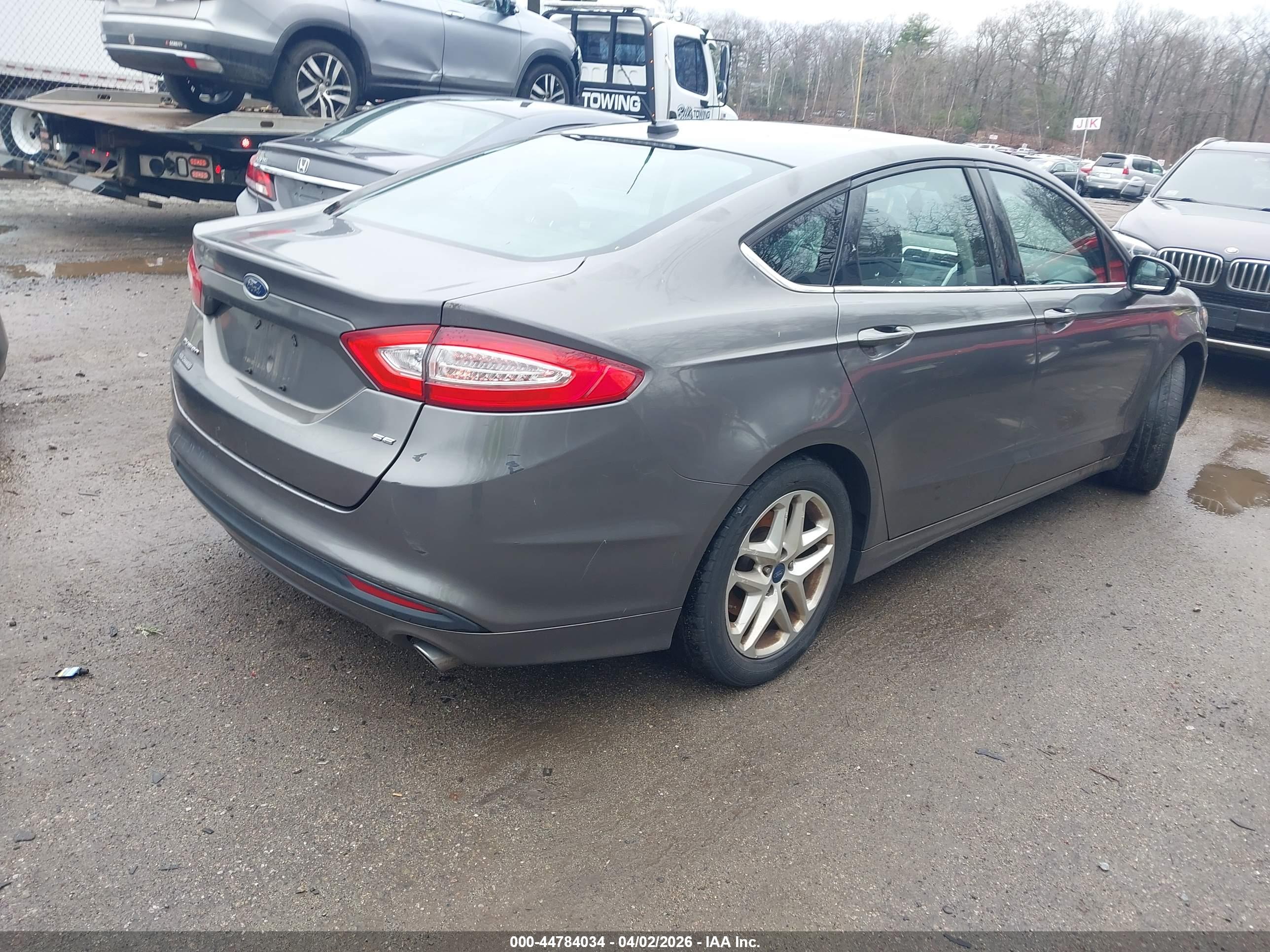 FORD FUSION image 4