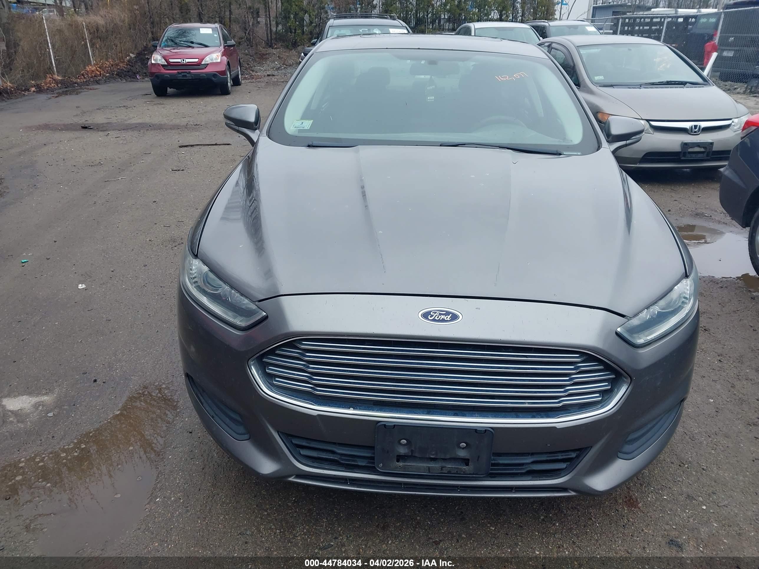 FORD FUSION image 6