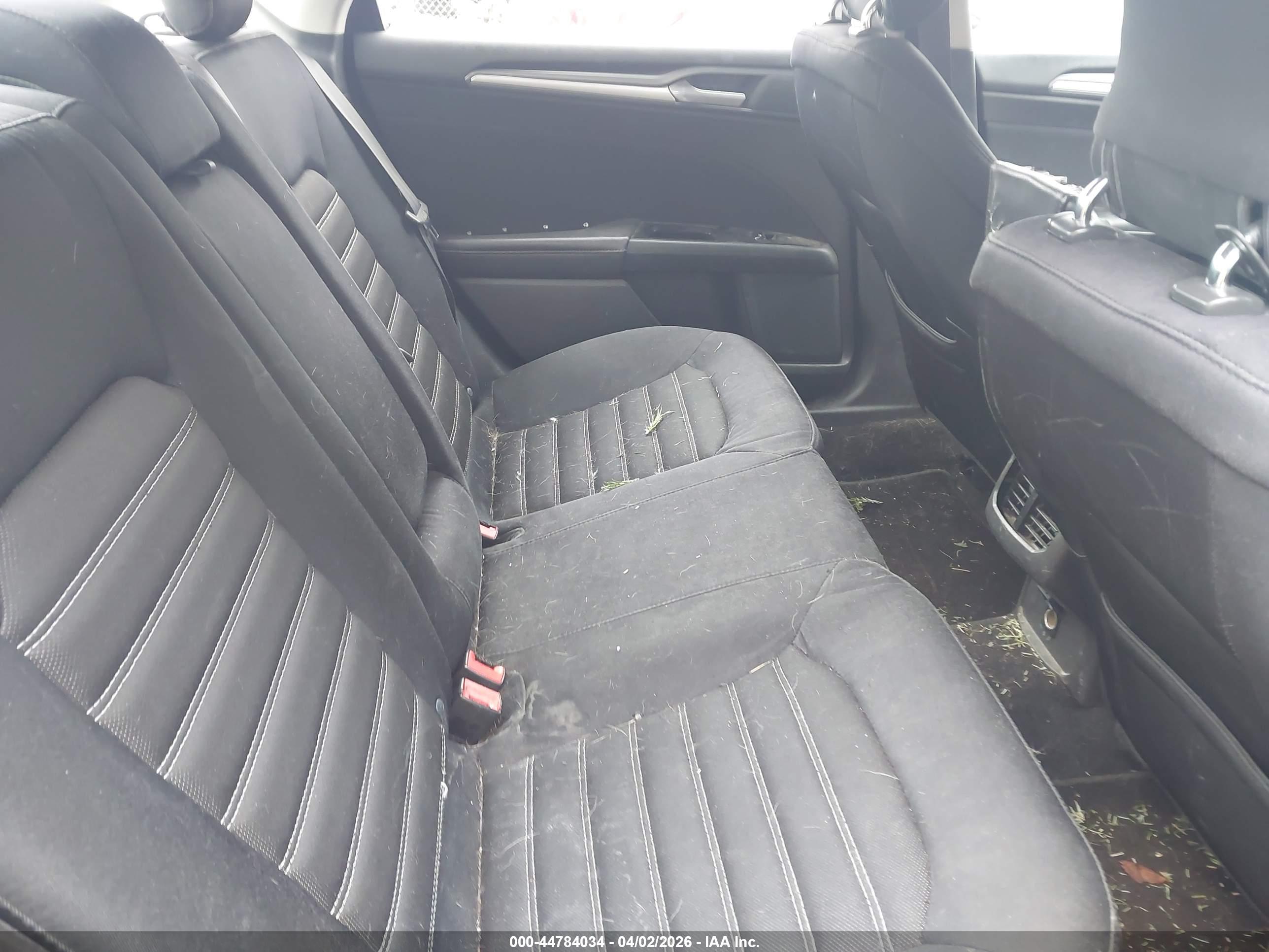 FORD FUSION image 8