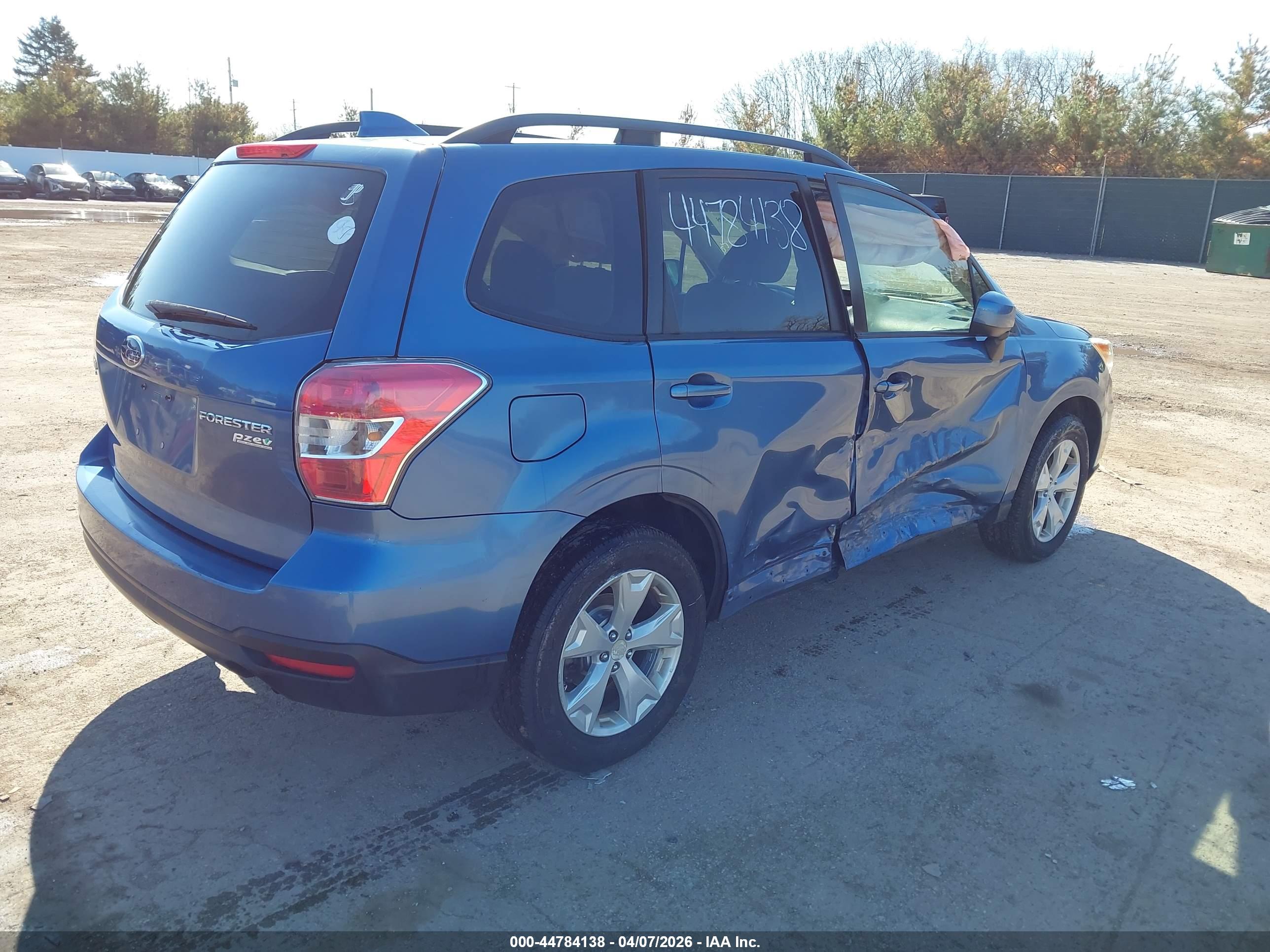 SUBARU FORESTER image 4