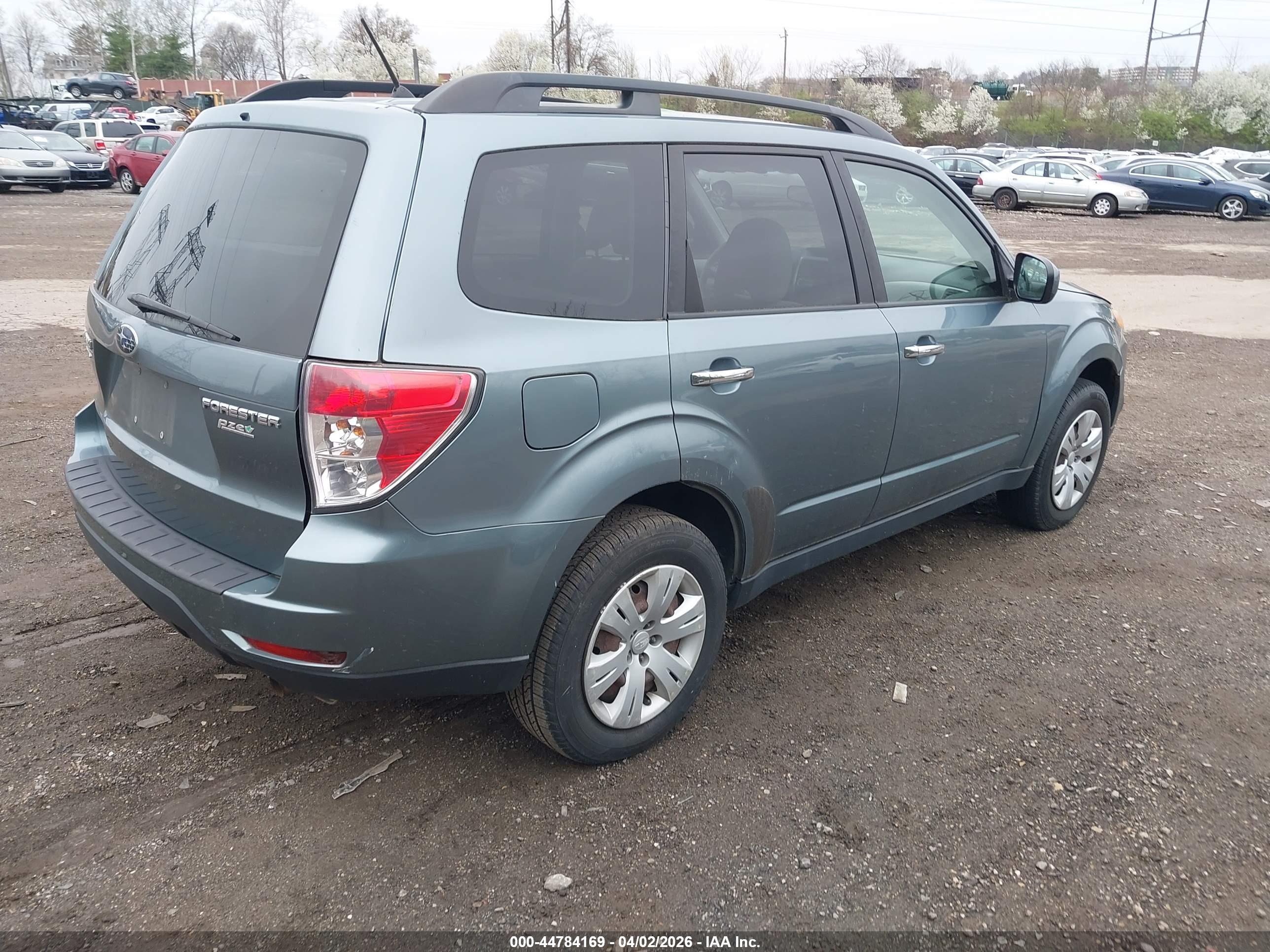 SUBARU FORESTER image 4