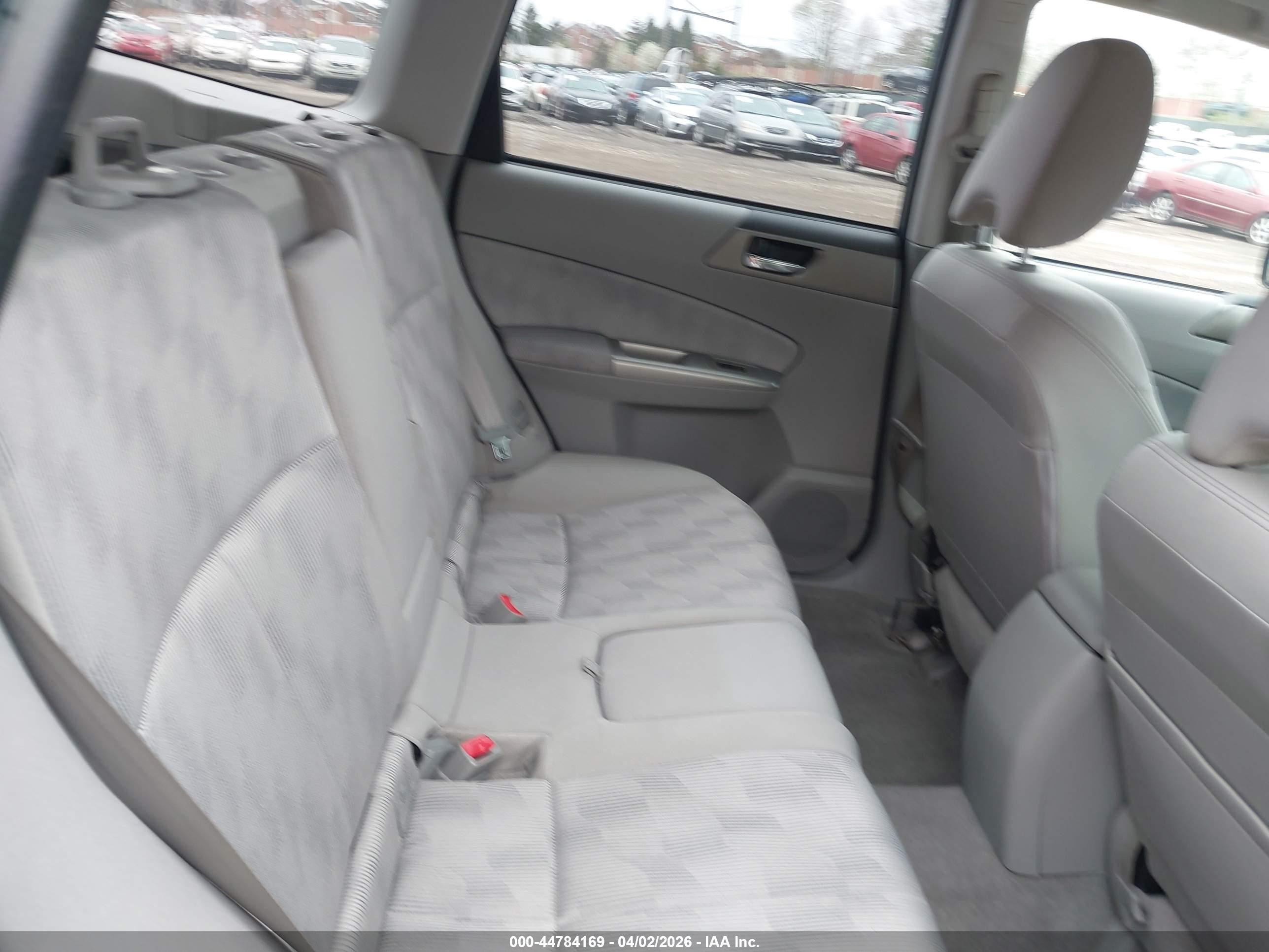 SUBARU FORESTER image 8