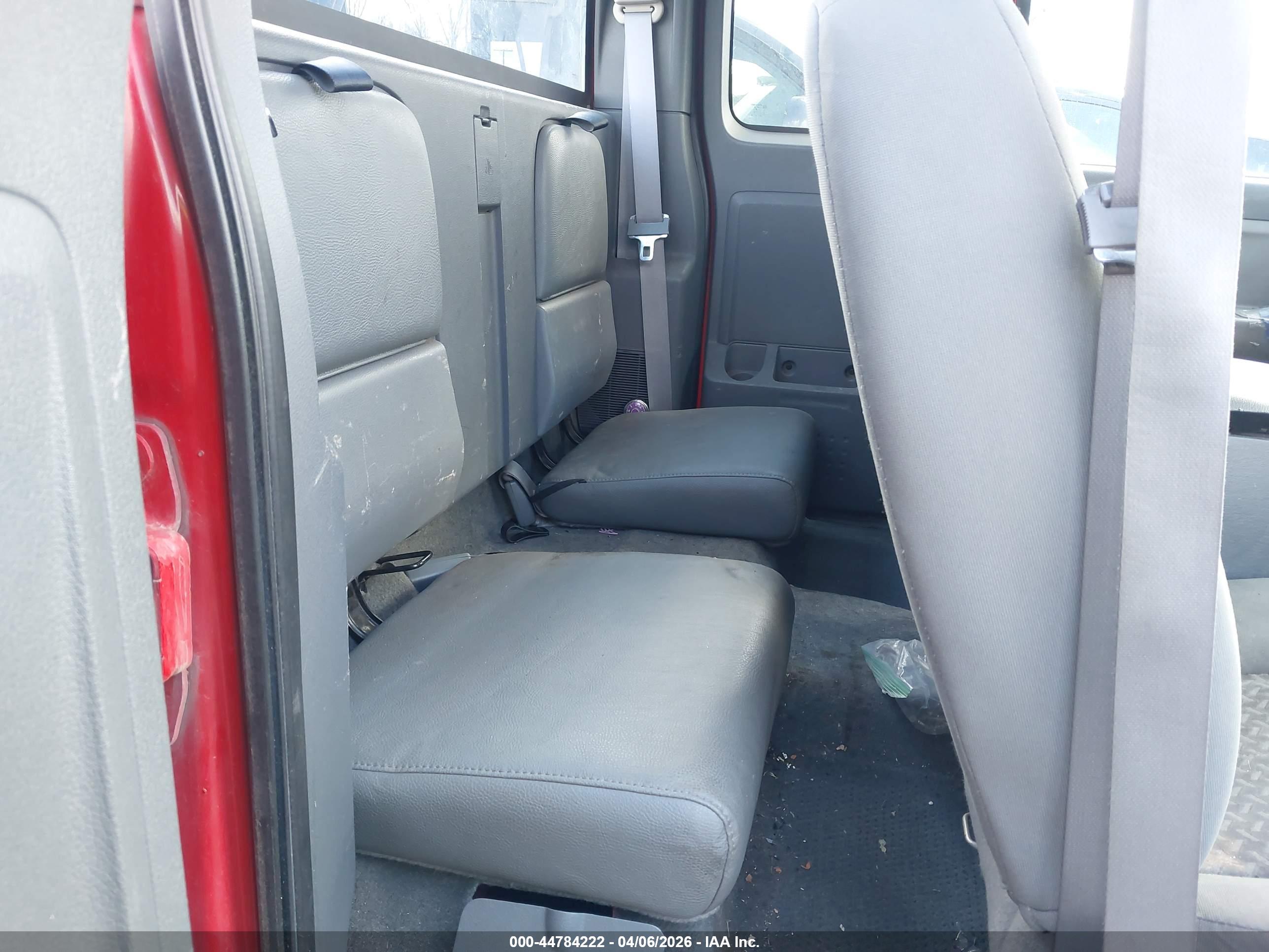DODGE DAKOTA image 8